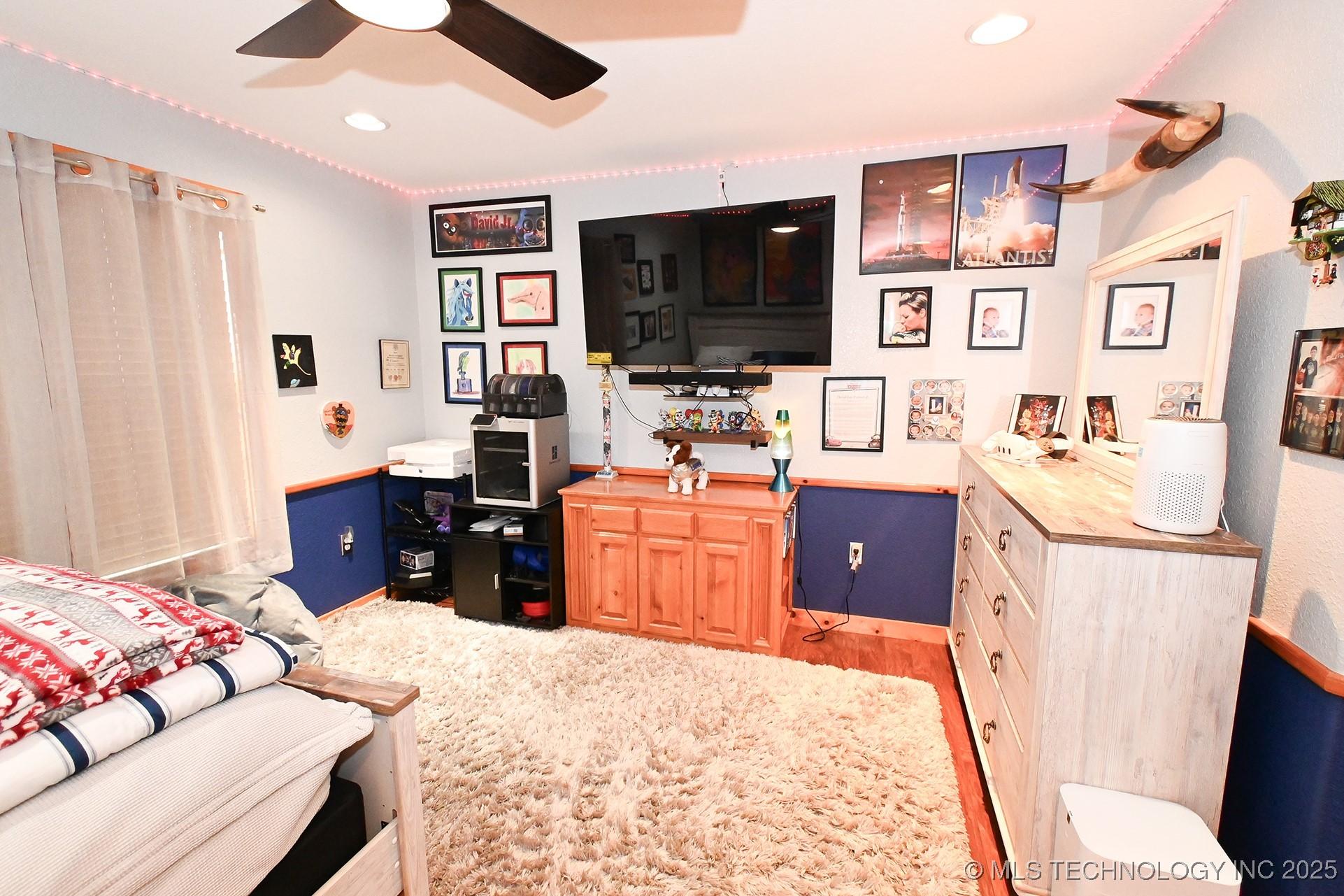 Sallisaw, Oklahoma, 74955, United States, 3 Bedrooms Bedrooms, ,3 BathroomsBathrooms,Residential,For Sale,2009698