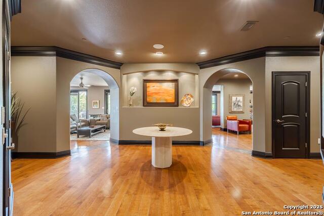 Kerrville, Texas, 78028, United States, 3 Bedrooms Bedrooms, ,5 BathroomsBathrooms,Residential,For Sale,2002540