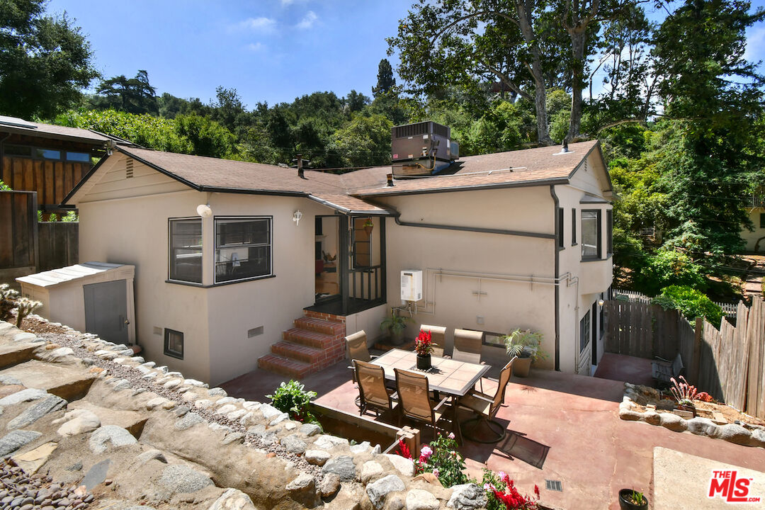 Los Angeles, California, 90077, United States, 3 Bedrooms Bedrooms, ,2 BathroomsBathrooms,Residential,For Sale,1901054