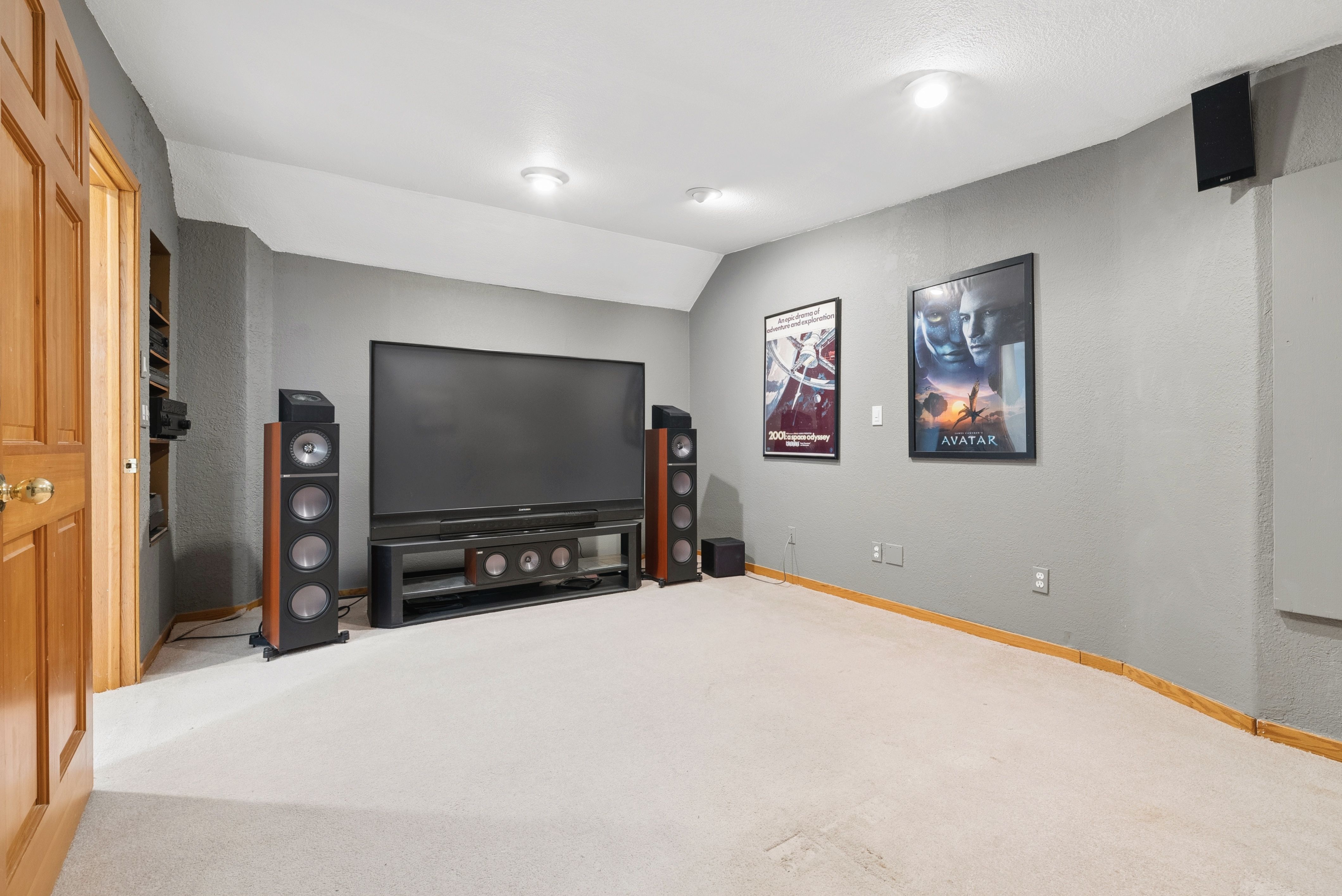  Custom Built Home on a Rolling 1.5 Acre Lot in Highly Desired Paradise Hills - 物件實景