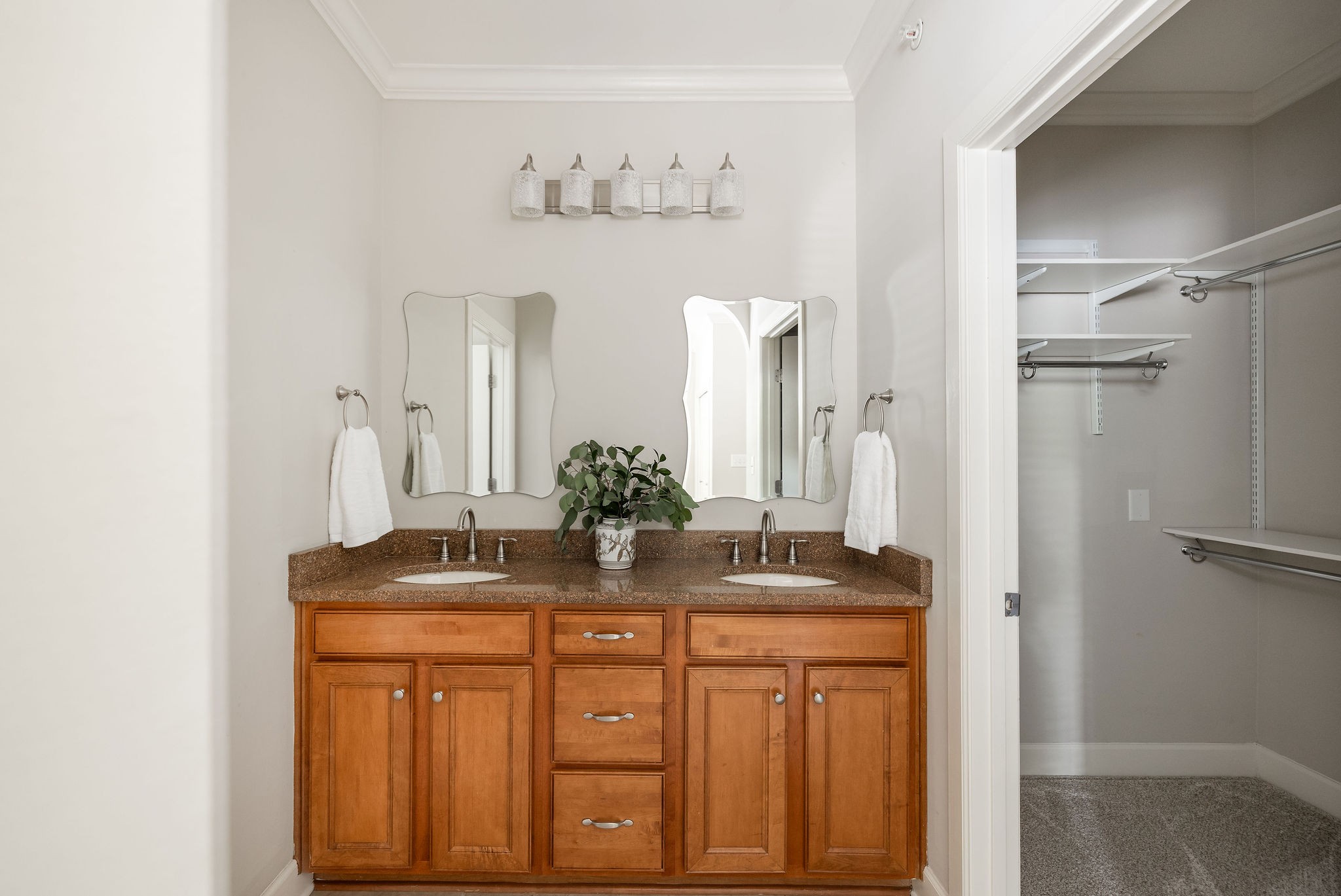  311 Seven Springs Way, Brentwood, TN, 37027 - 物件實景