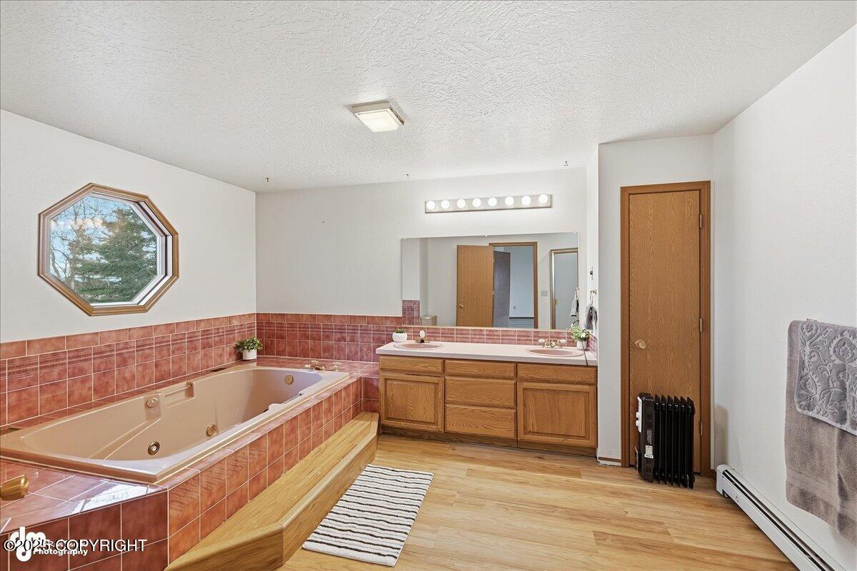 Kenai, Alaska, 99611, United States, 4 Bedrooms Bedrooms, ,3 BathroomsBathrooms,Residential,For Sale,1980386