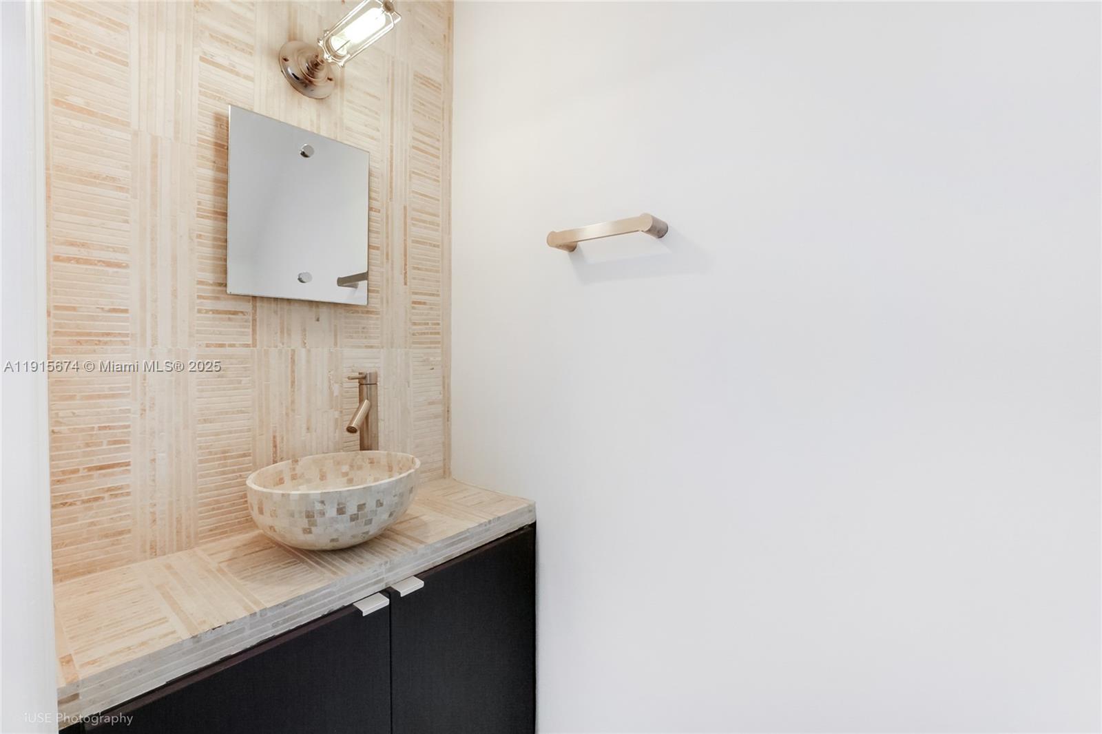 Miami, Florida, 33133, United States, 2 Bedrooms Bedrooms, ,2 BathroomsBathrooms,Residential,For Sale,1998283