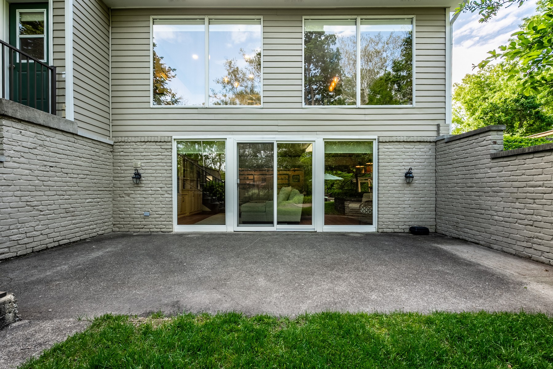  Exceptional Four Bedroom Home Set Along a Winding Creek - 物件實景