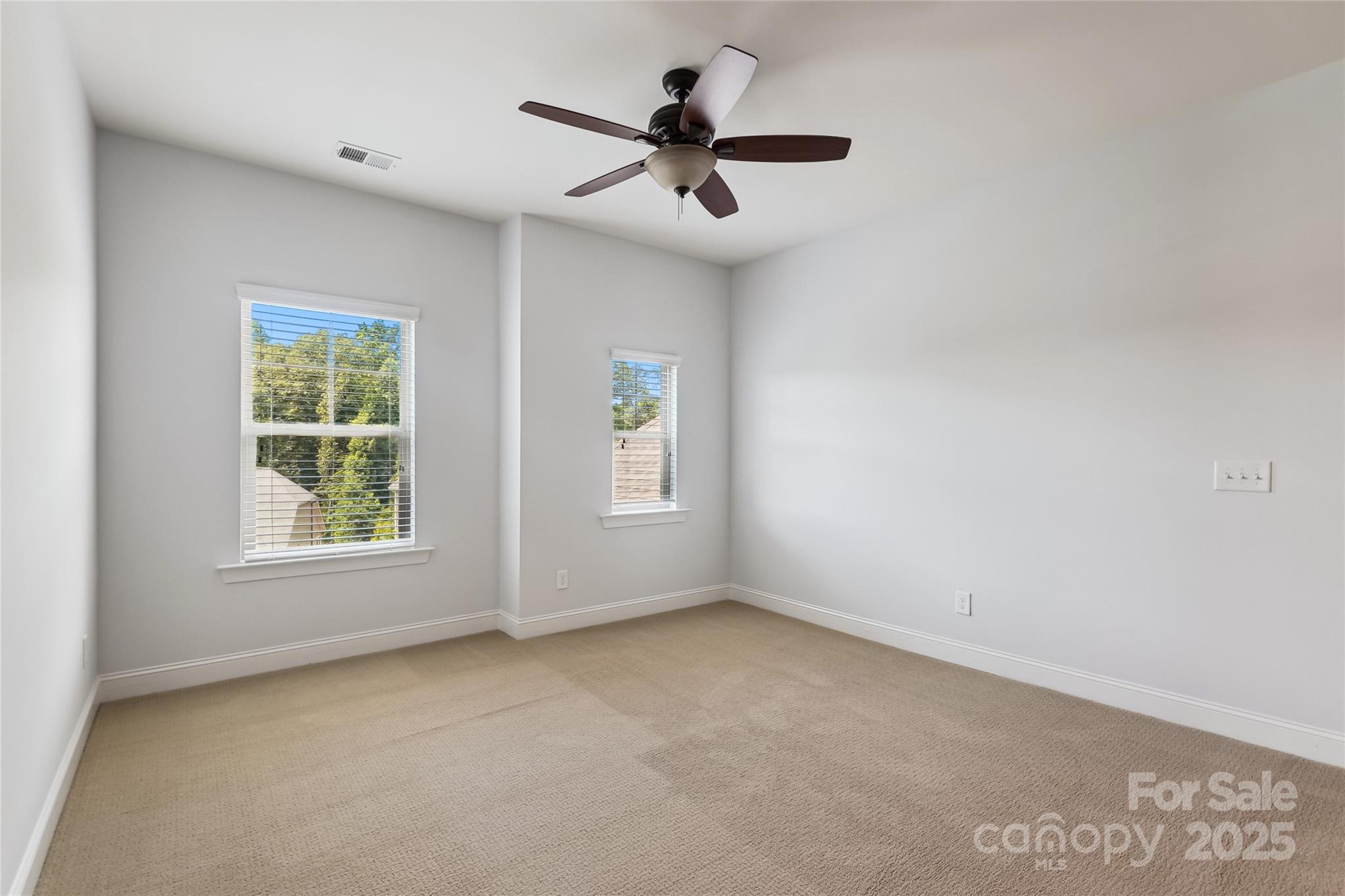 Fort Mill, South Carolina, 29708, United States, 5 Bedrooms Bedrooms, ,5 BathroomsBathrooms,Residential,For Sale,1896141