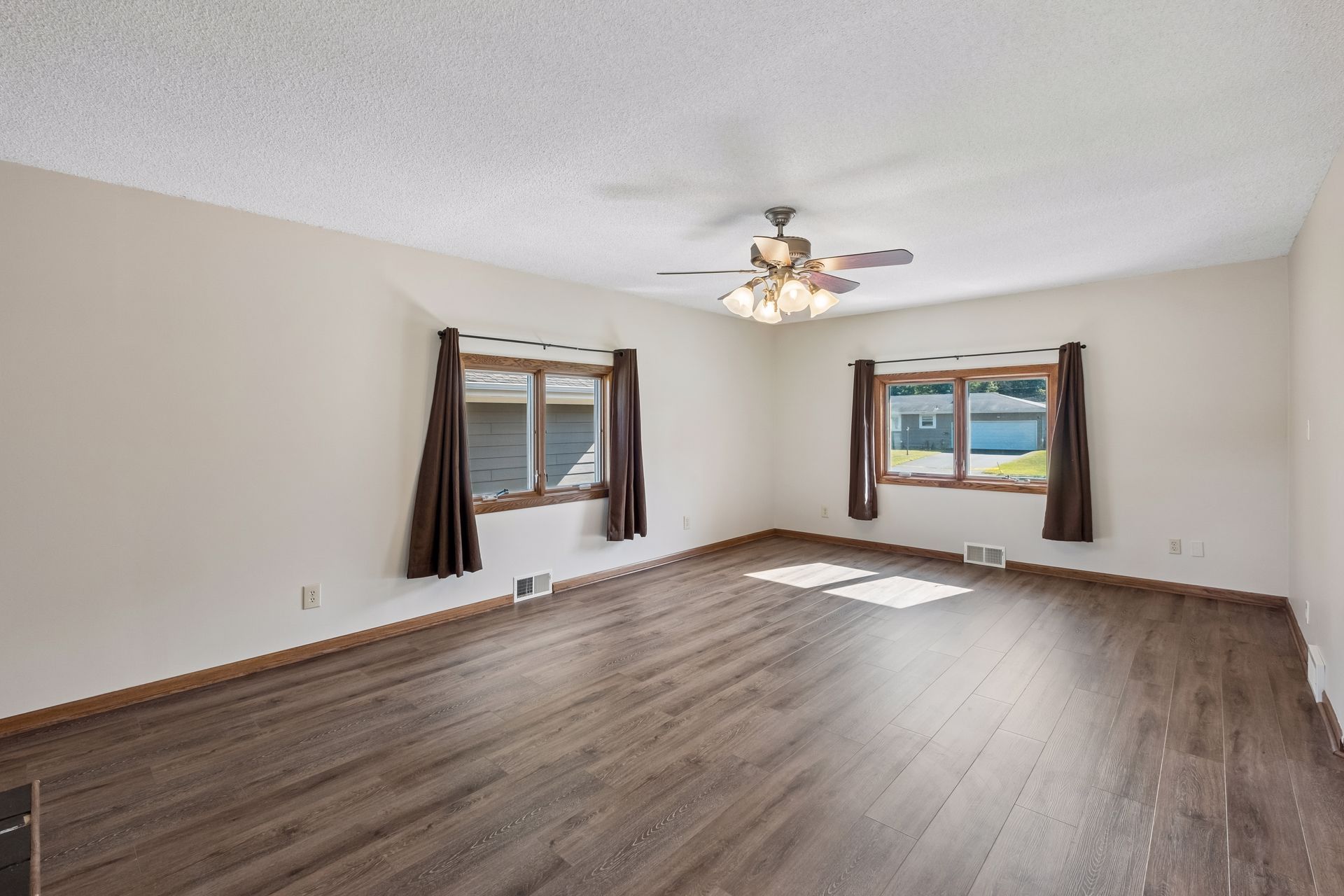  Well-Cared-For Home in the Heart of Shakopee - 物件實景