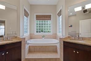 39 Blue Jay Drive, North Attleboro, Massachusetts, 02760, United States, 6 Bedrooms Bedrooms, ,4 BathroomsBathrooms,Residential,For Sale,39 Blue Jay Drive,1009941