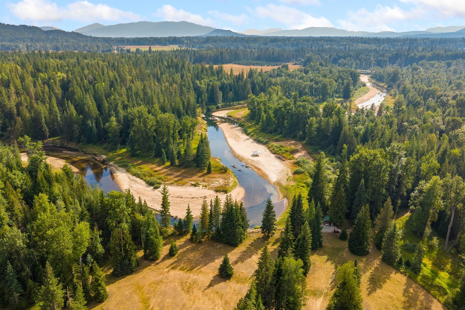  Riverfront Estate Ranch Property - 物件實景