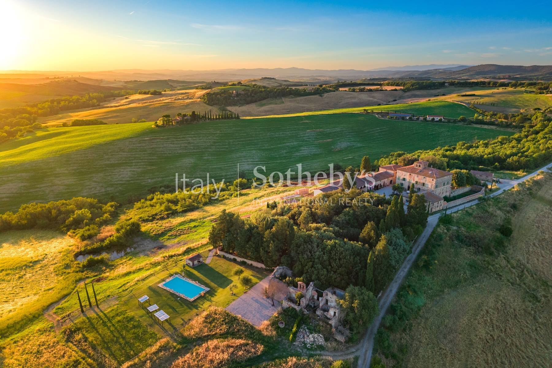  Prestigious estate with historic hamlet and winery - 物件實景