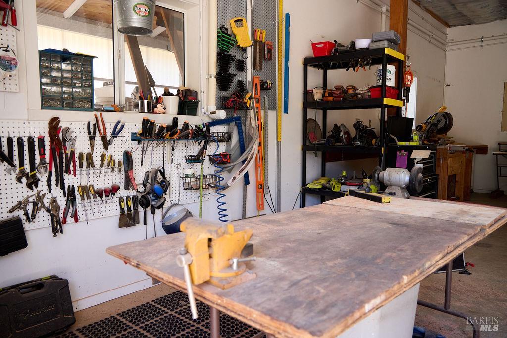 Redwood Valley, California, 95470-8010, United States, 3 Bedrooms Bedrooms, ,2 BathroomsBathrooms,Residential,For Sale,1984443