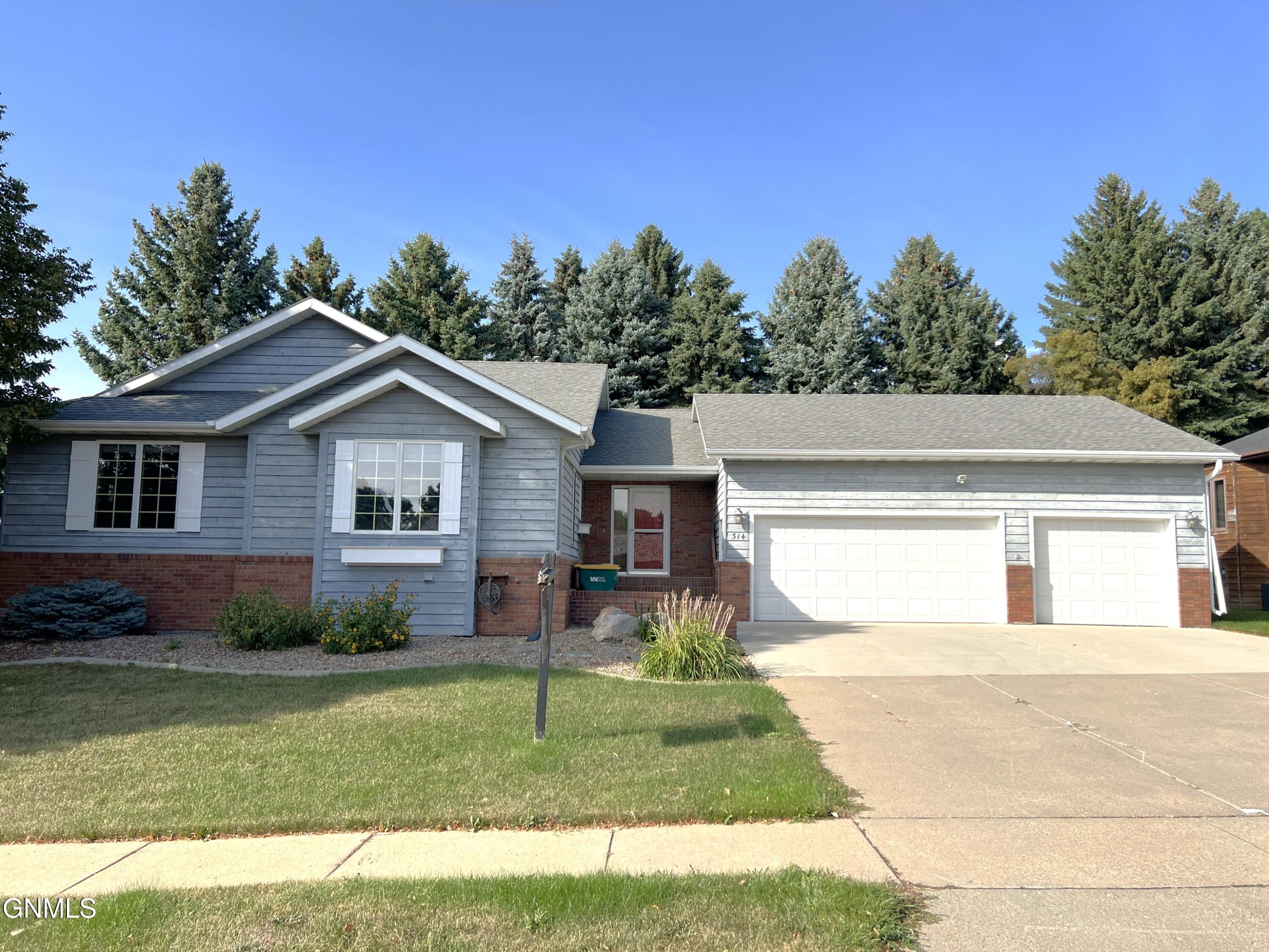 Bismarck, North Dakota, 58503, United States, 3 Bedrooms Bedrooms, ,3 BathroomsBathrooms,Residential,For Sale,1937485