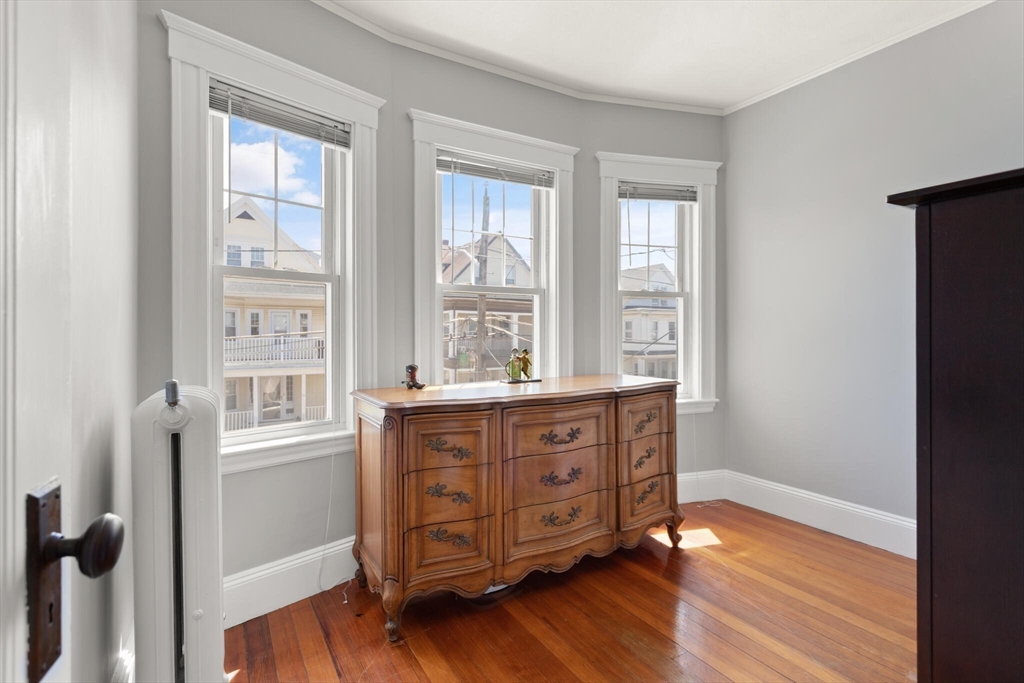 Medford, Massachusetts, 02155, United States, 4 Bedrooms Bedrooms, ,2 BathroomsBathrooms,Residential,For Sale,1904256