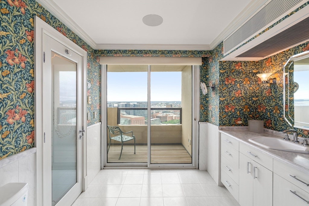 Boston, Massachusetts, 02110, United States, 3 Bedrooms Bedrooms, ,3 BathroomsBathrooms,Residential,For Sale,1850032