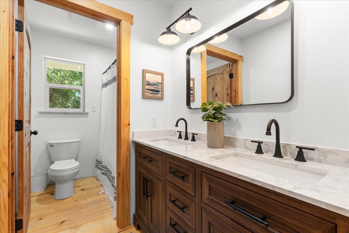 Nevada City, California, 95959, United States, 4 Bedrooms Bedrooms, ,2 BathroomsBathrooms,Residential,For Sale,1916710