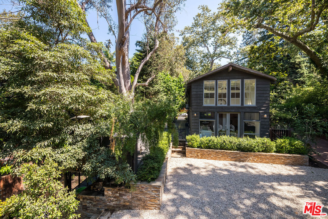 Santa Monica, California, 90402, United States, 7 Bedrooms Bedrooms, ,7 BathroomsBathrooms,Residential,For Sale,1940009