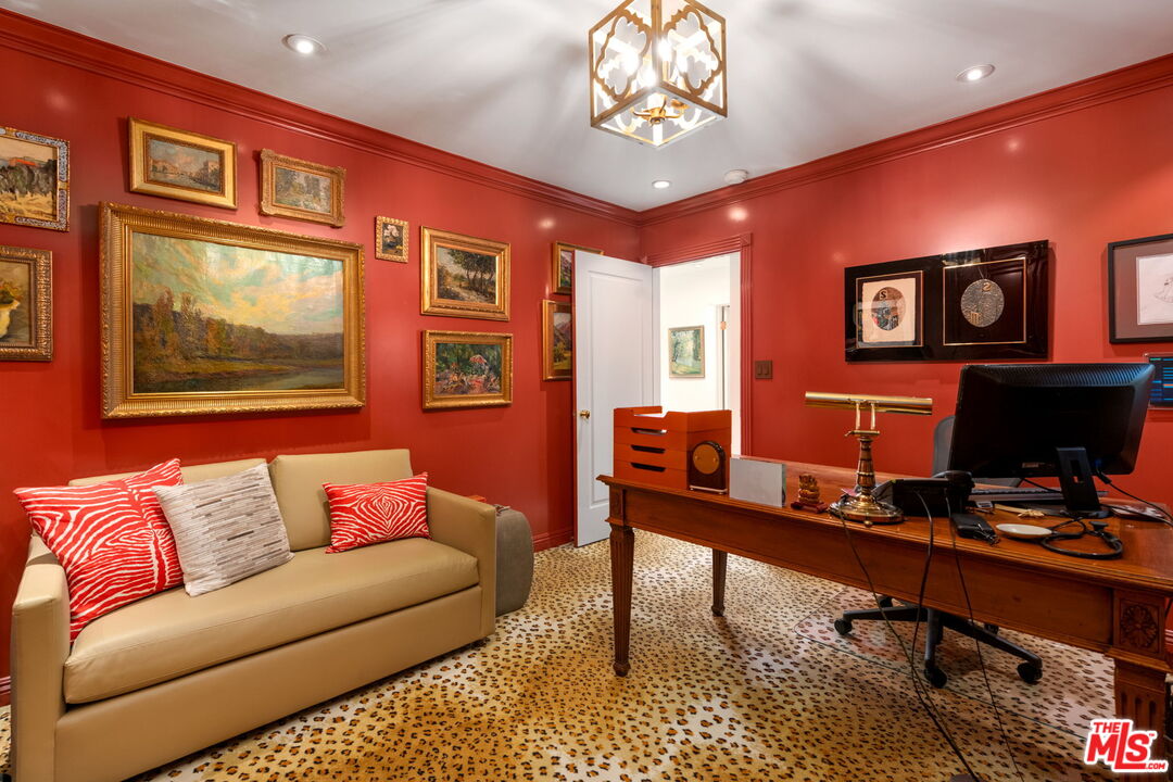 Los Angeles, California, 90049, United States, 4 Bedrooms Bedrooms, ,1 BathroomBathrooms,Residential,For Sale,1991602