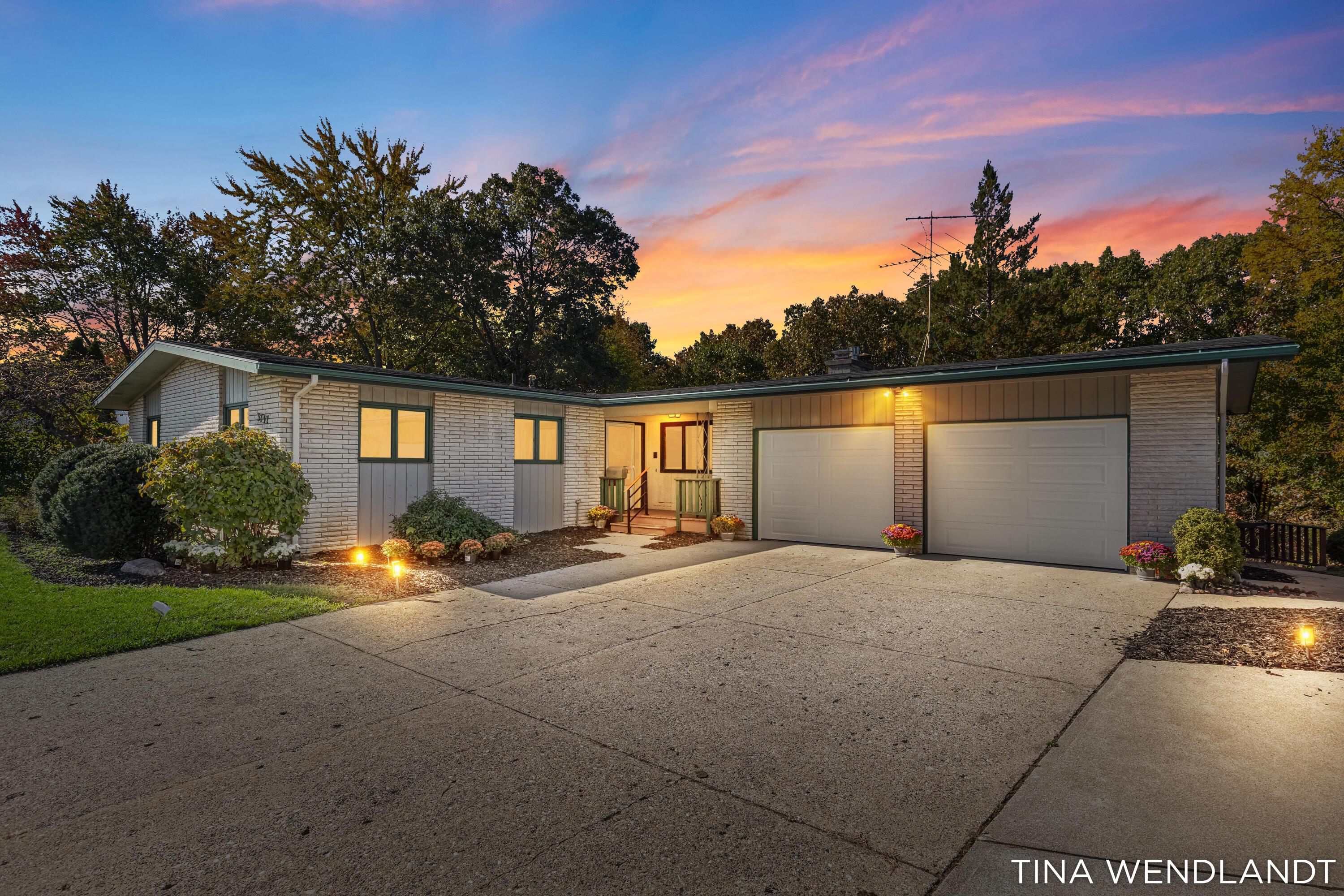 Keeweenaw Dr, Grand Rapids, MI 49525