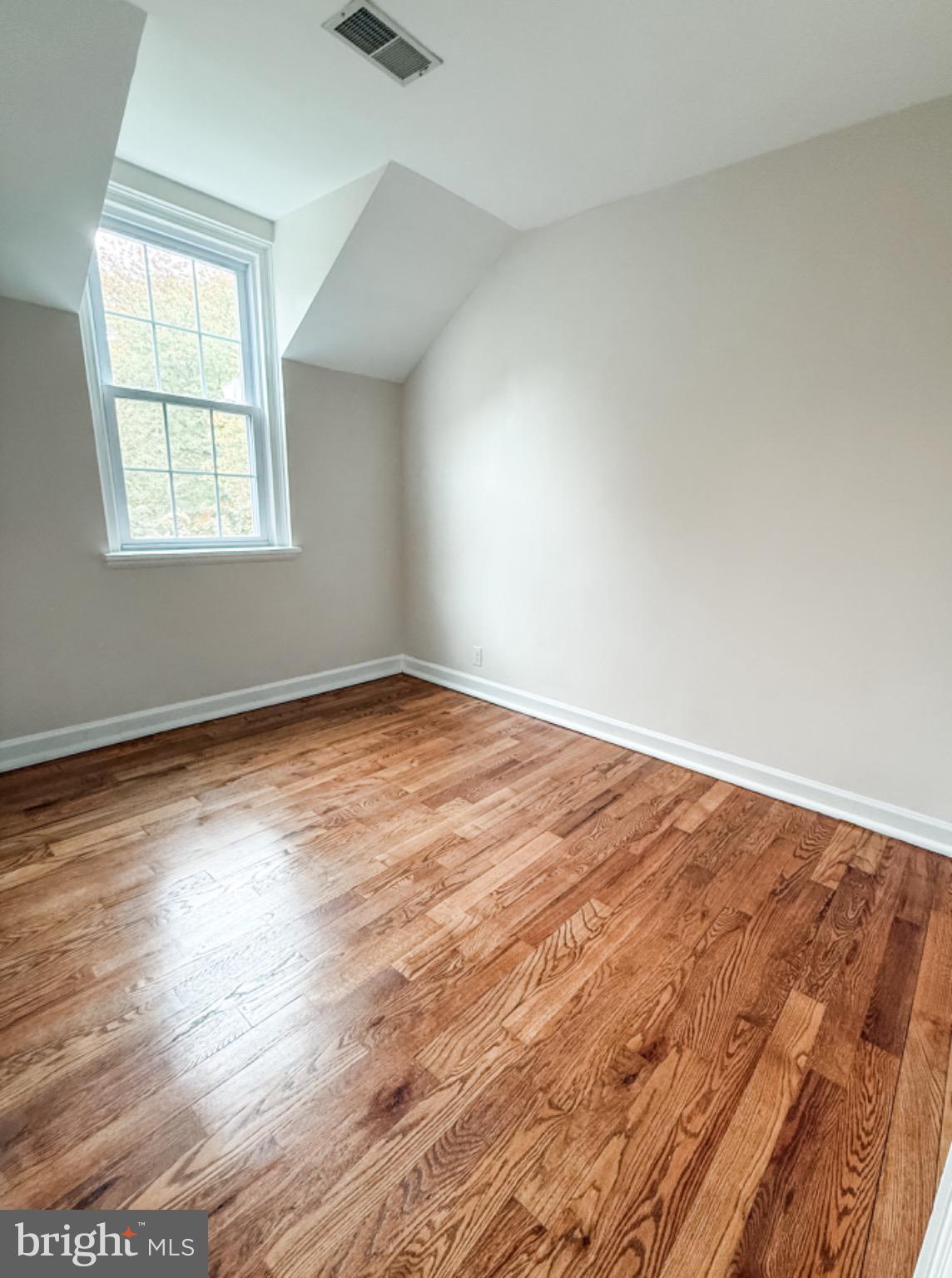 Arlington, Virginia, 22206, United States, 2 Bedrooms Bedrooms, ,2 BathroomsBathrooms,Residential,For Sale,1976928