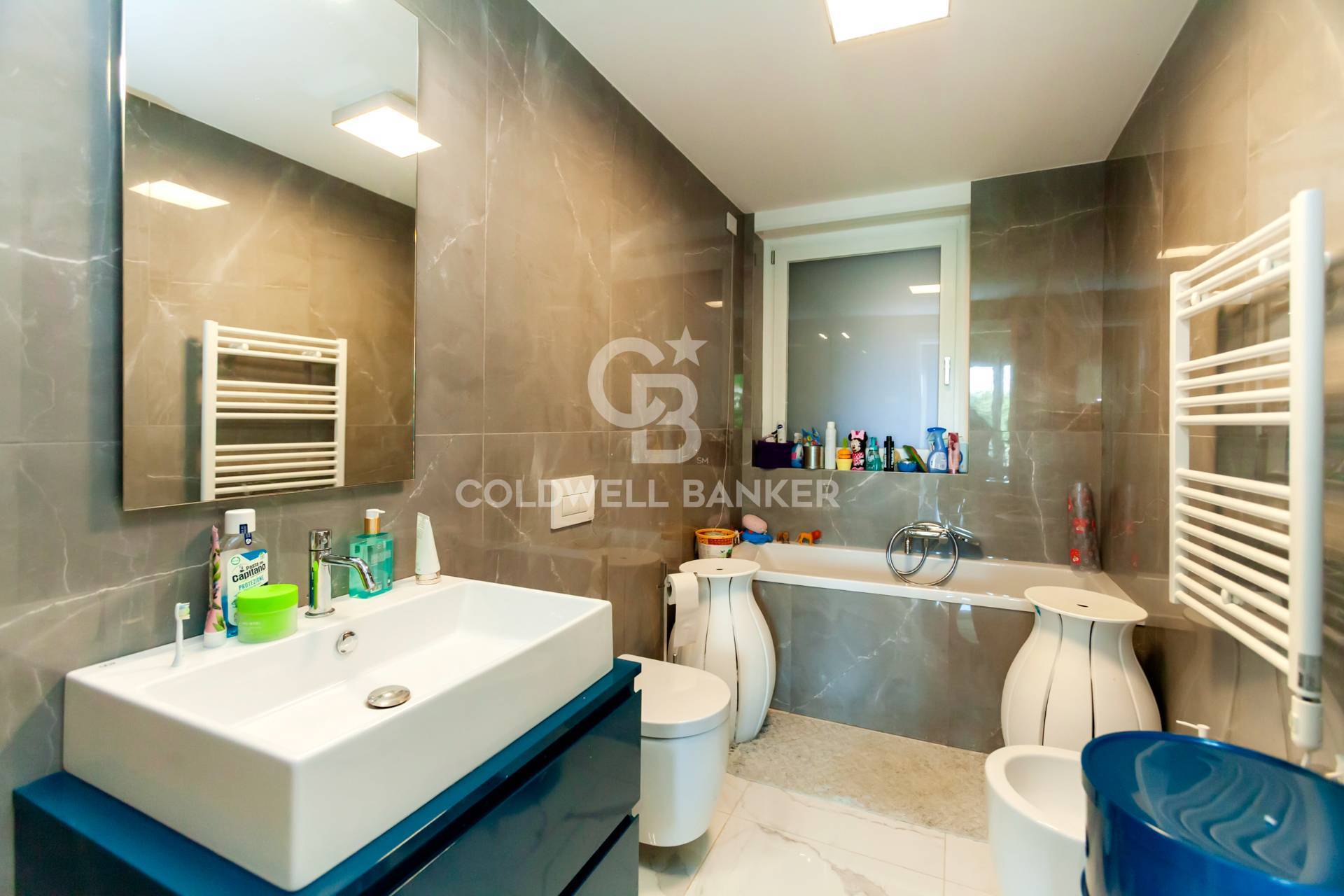 Roma, Roma, 00100, IT, 2 Bedrooms Bedrooms, ,2 BathroomsBathrooms,Residential,For Sale,1868220