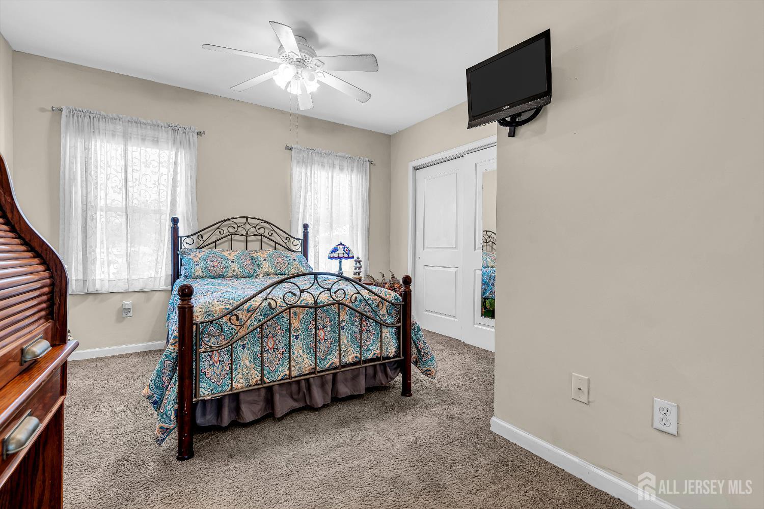 Woodbridge Proper, New Jersey, 07095, United States, 5 Bedrooms Bedrooms, ,2 BathroomsBathrooms,Residential,For Sale,1906051