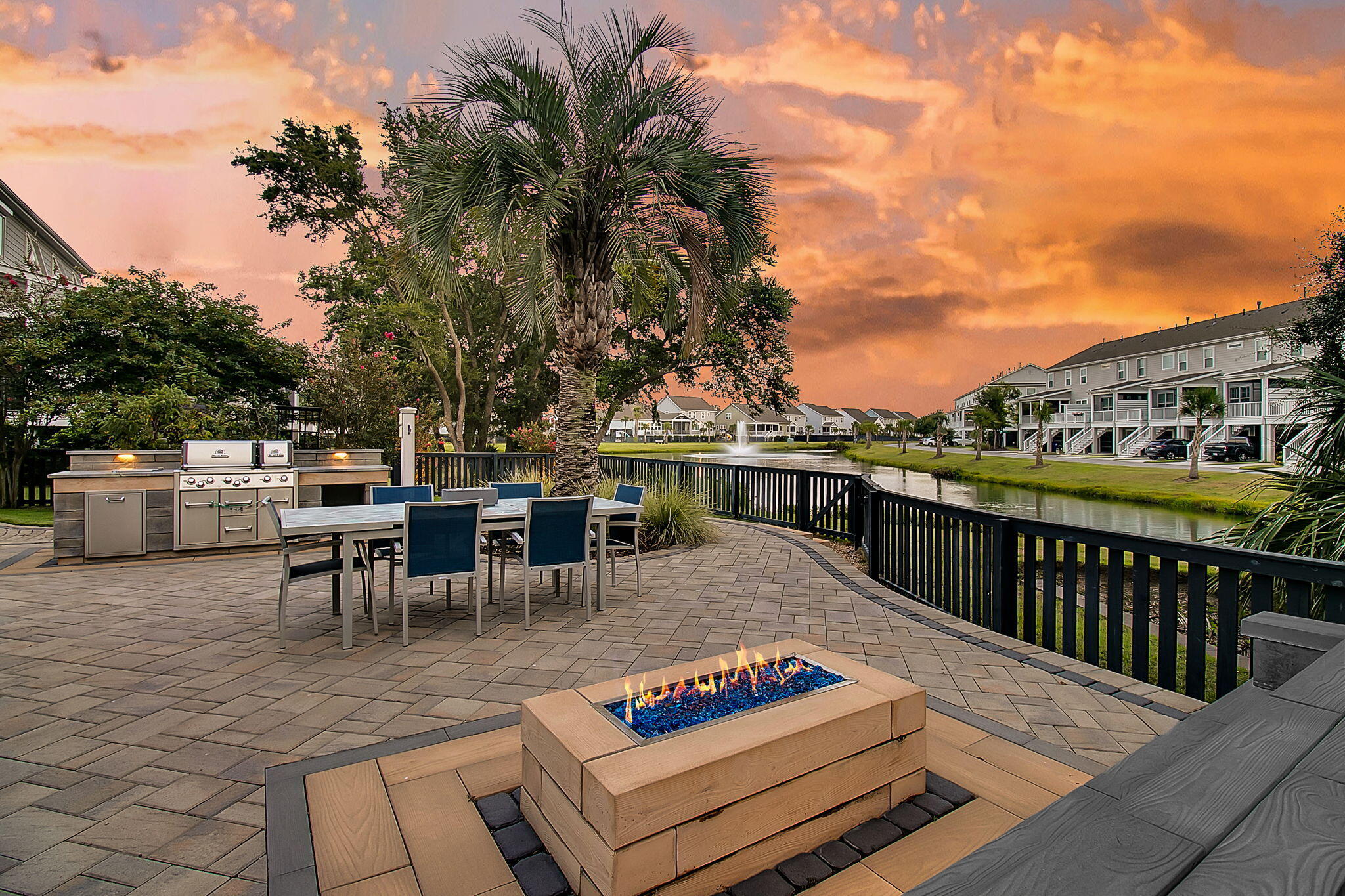 Mount Pleasant, South Carolina, 29466, United States, 4 Bedrooms Bedrooms, ,3 BathroomsBathrooms,Residential,For Sale,1900644