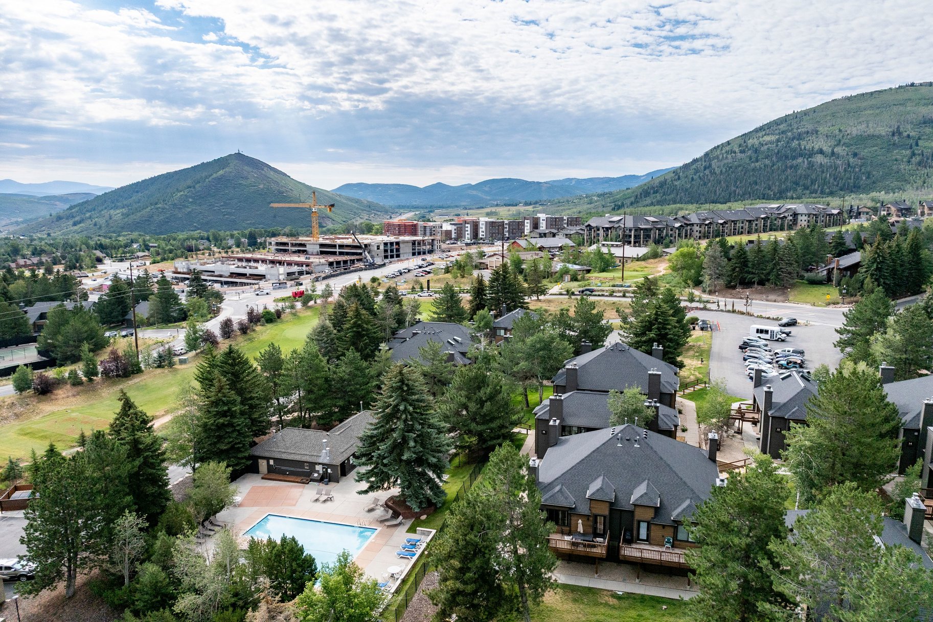  Ground Level Unit, Walk to Ski Lifts - 物件實景