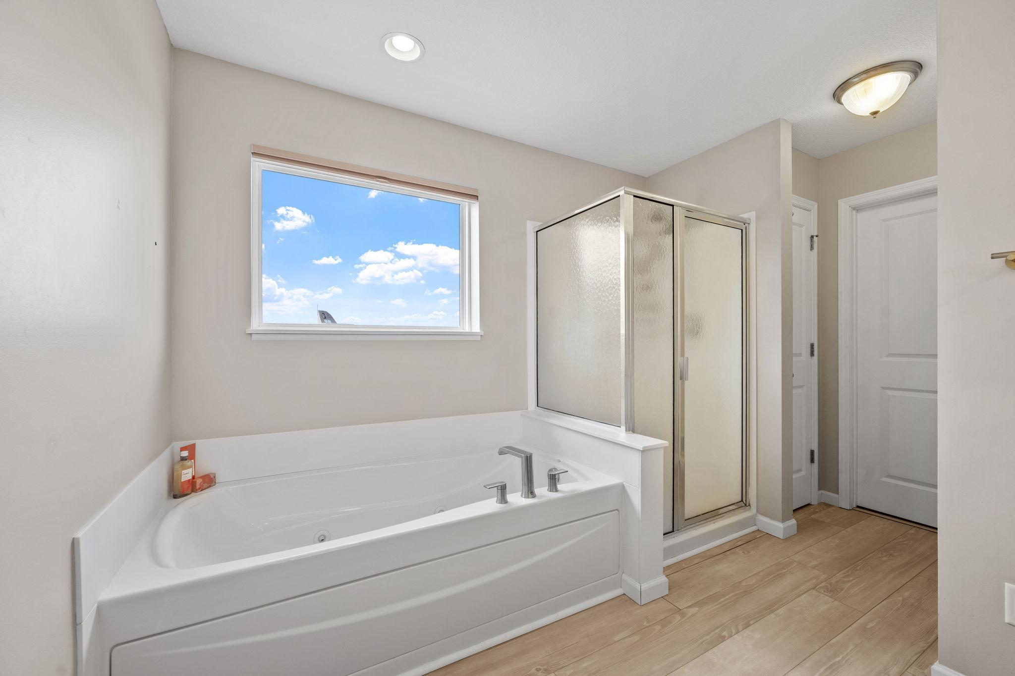 Lakeville, Minnesota, 55044, United States, 4 Bedrooms Bedrooms, ,3 BathroomsBathrooms,Residential,For Sale,1992013