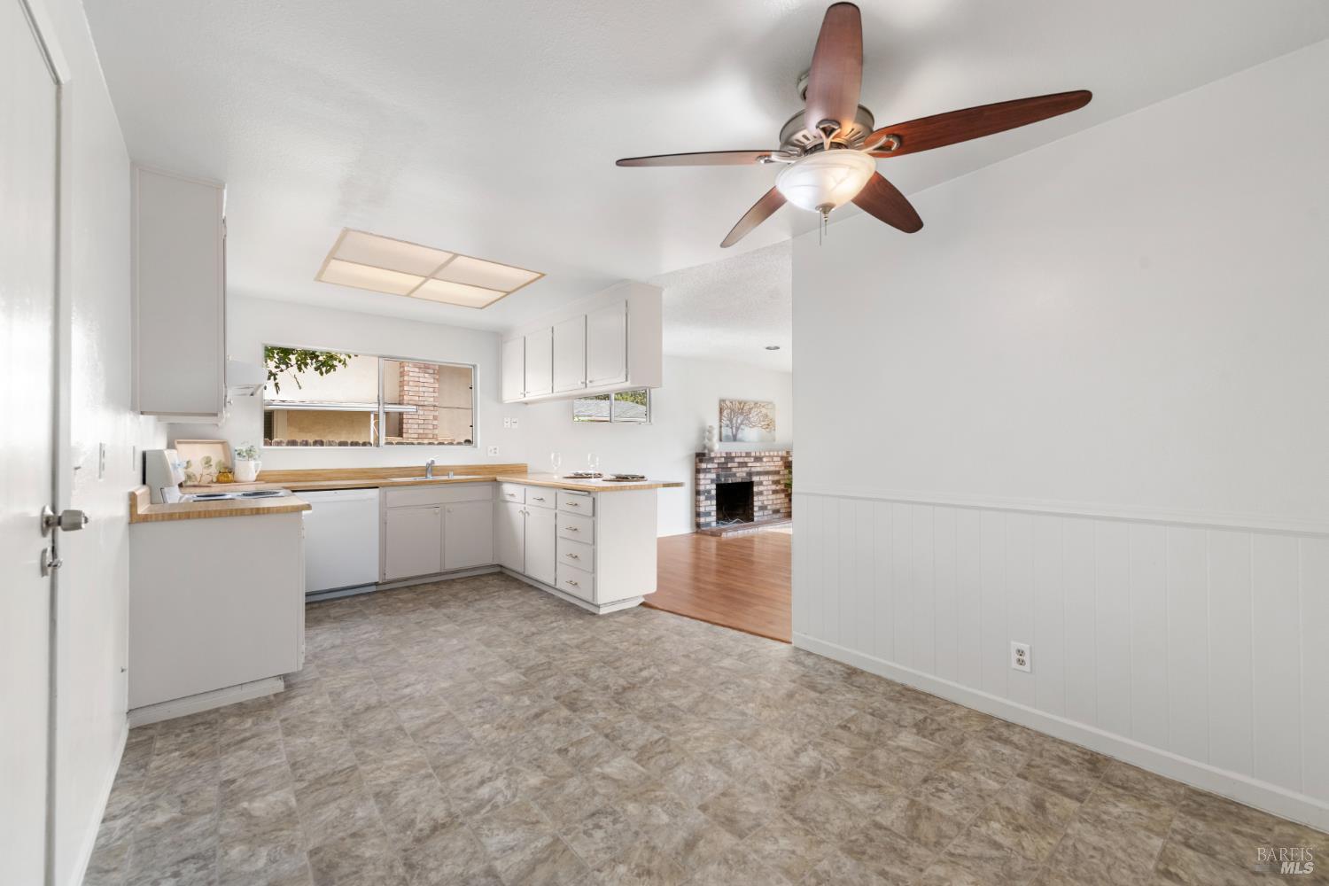 Vacaville, California, 95687, United States, 4 Bedrooms Bedrooms, ,2 BathroomsBathrooms,Residential,For Sale,1977124