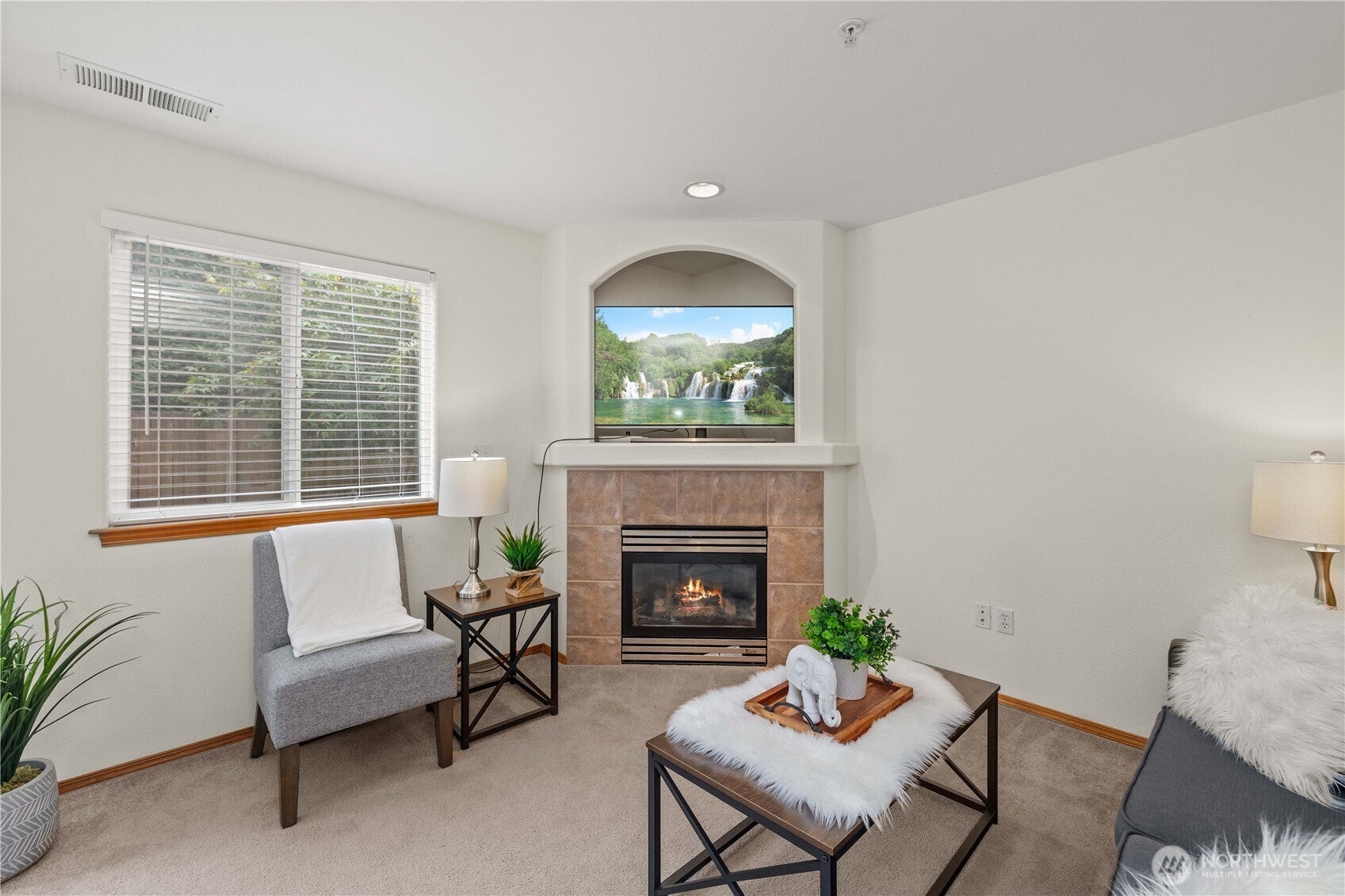 Everett, Washington, 98204, United States, 3 Bedrooms Bedrooms, ,3 BathroomsBathrooms,Residential,For Sale,1930415
