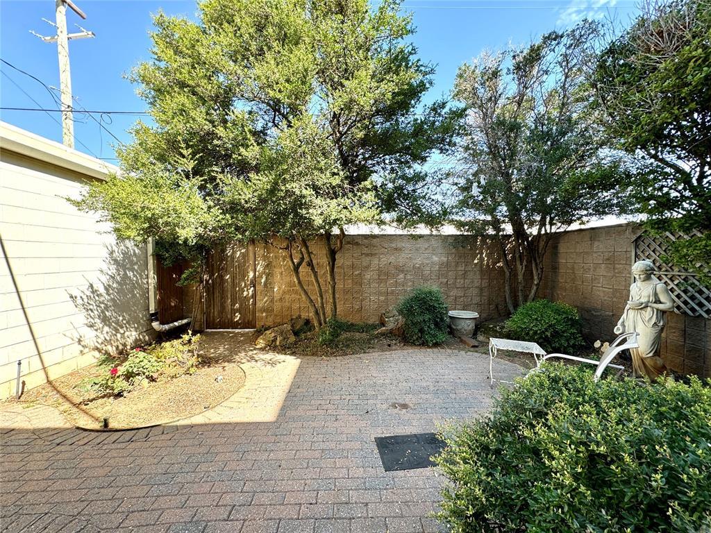 Chickasha, Oklahoma, 73018, United States, 7 Bedrooms Bedrooms, ,7 BathroomsBathrooms,Residential,For Sale,1979971