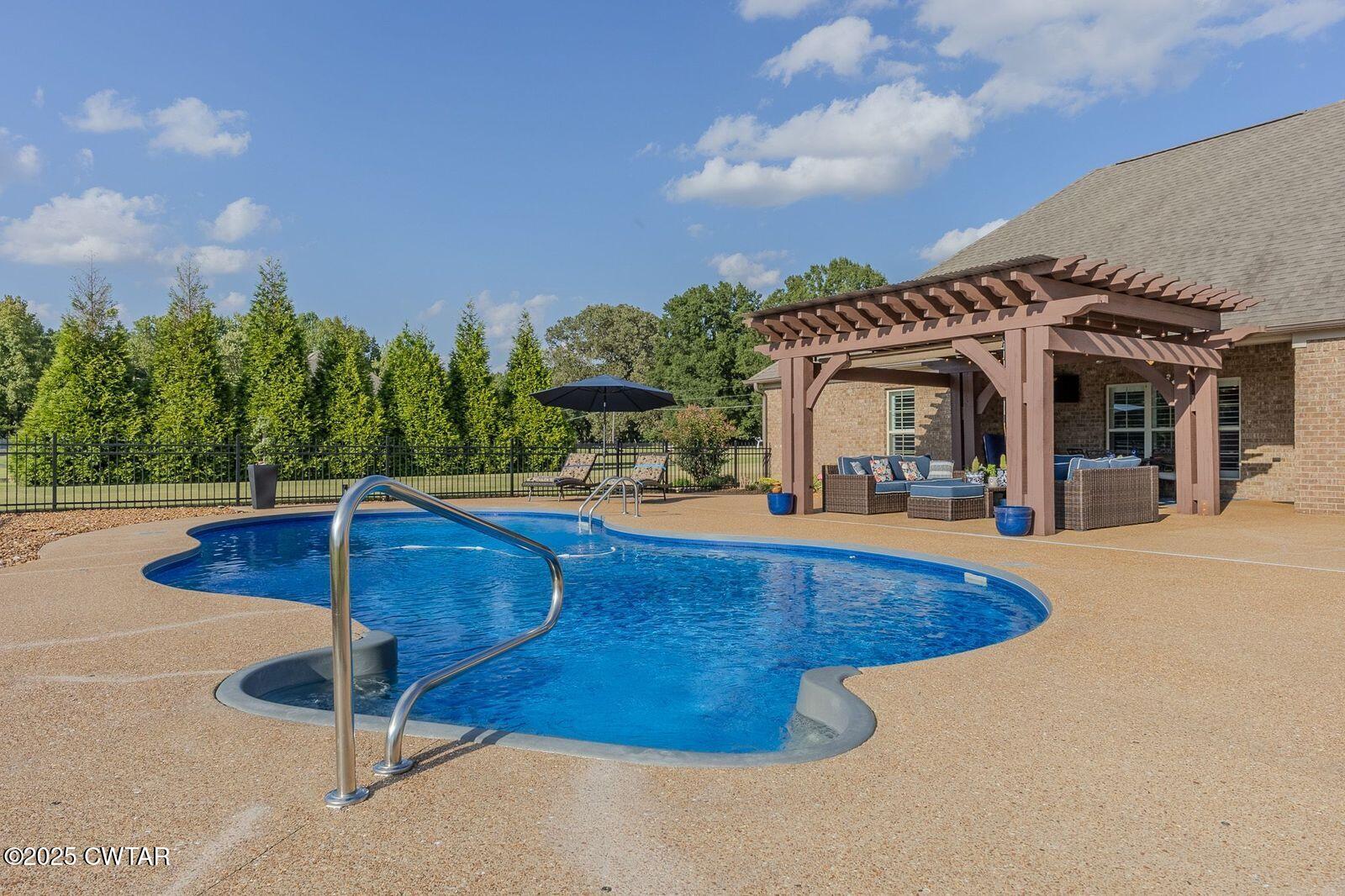 Brownsville, Tennessee, 38012, United States, 4 Bedrooms Bedrooms, ,3 BathroomsBathrooms,Residential,For Sale,1936332