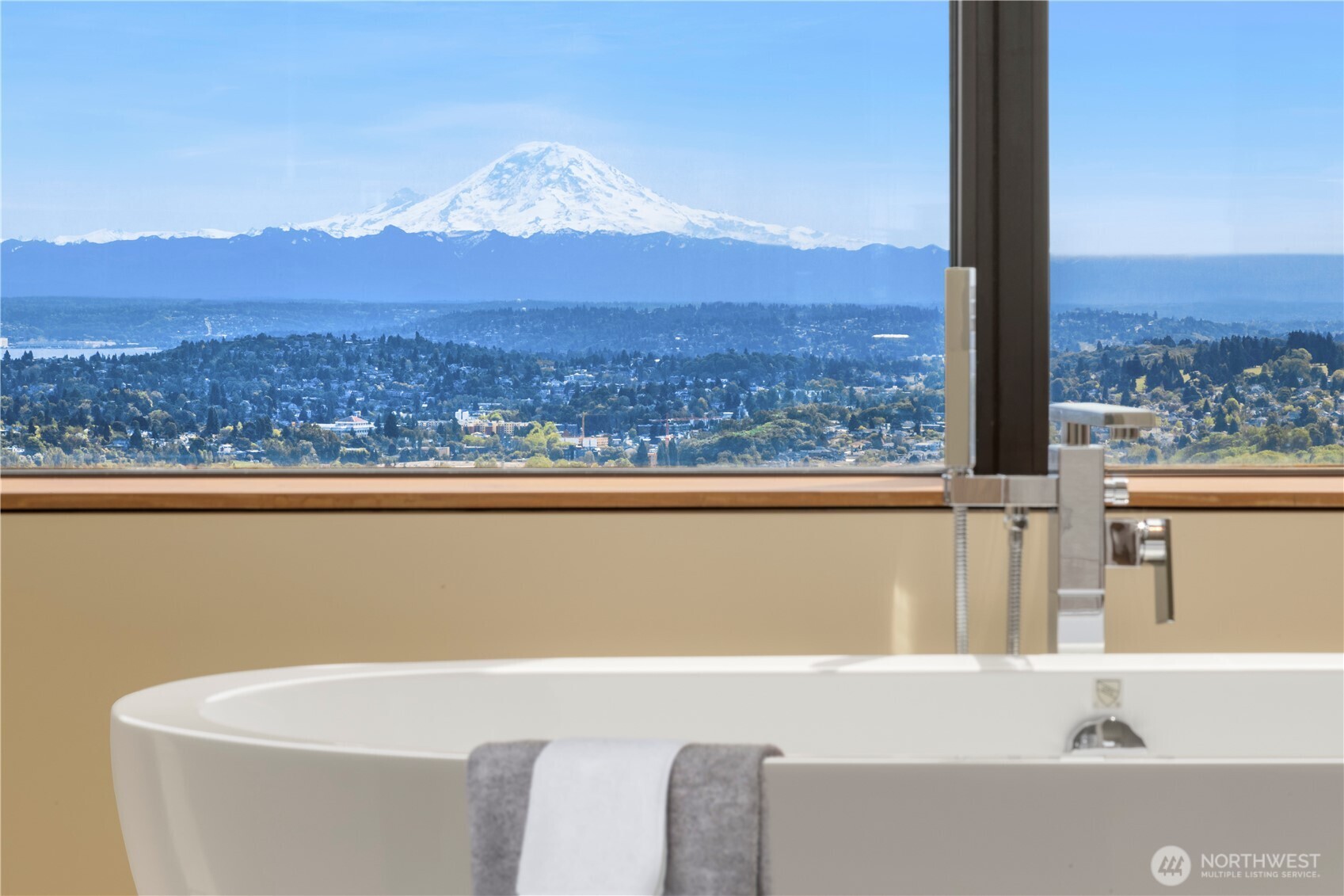 Seattle, Washington, 98104, United States, 4 Bedrooms Bedrooms, ,6 BathroomsBathrooms,Residential,For Sale,1738048