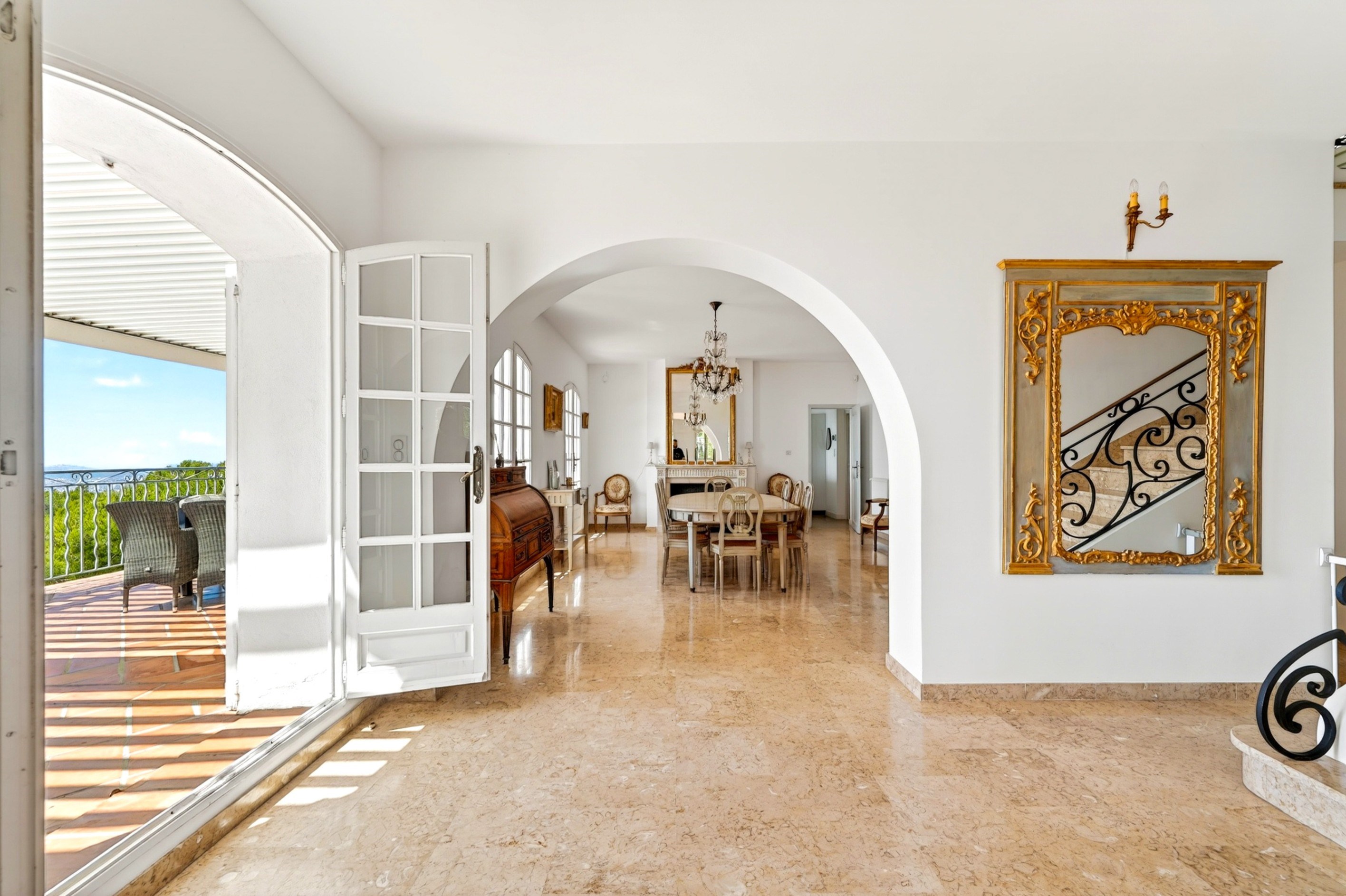  Toulon, Le Faron – Elevated Property with Panoramic Sea Views - 物件實景