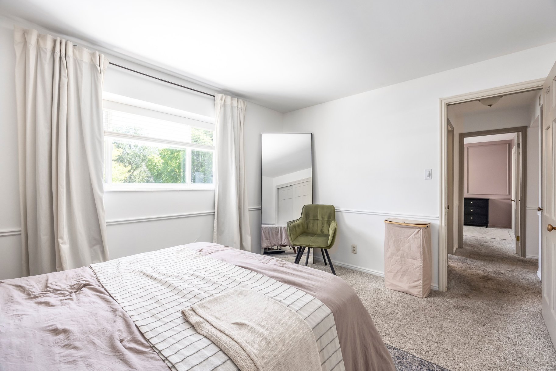  Light-Filled, Remodeled Living in the Heart of Holladay - 物件實景