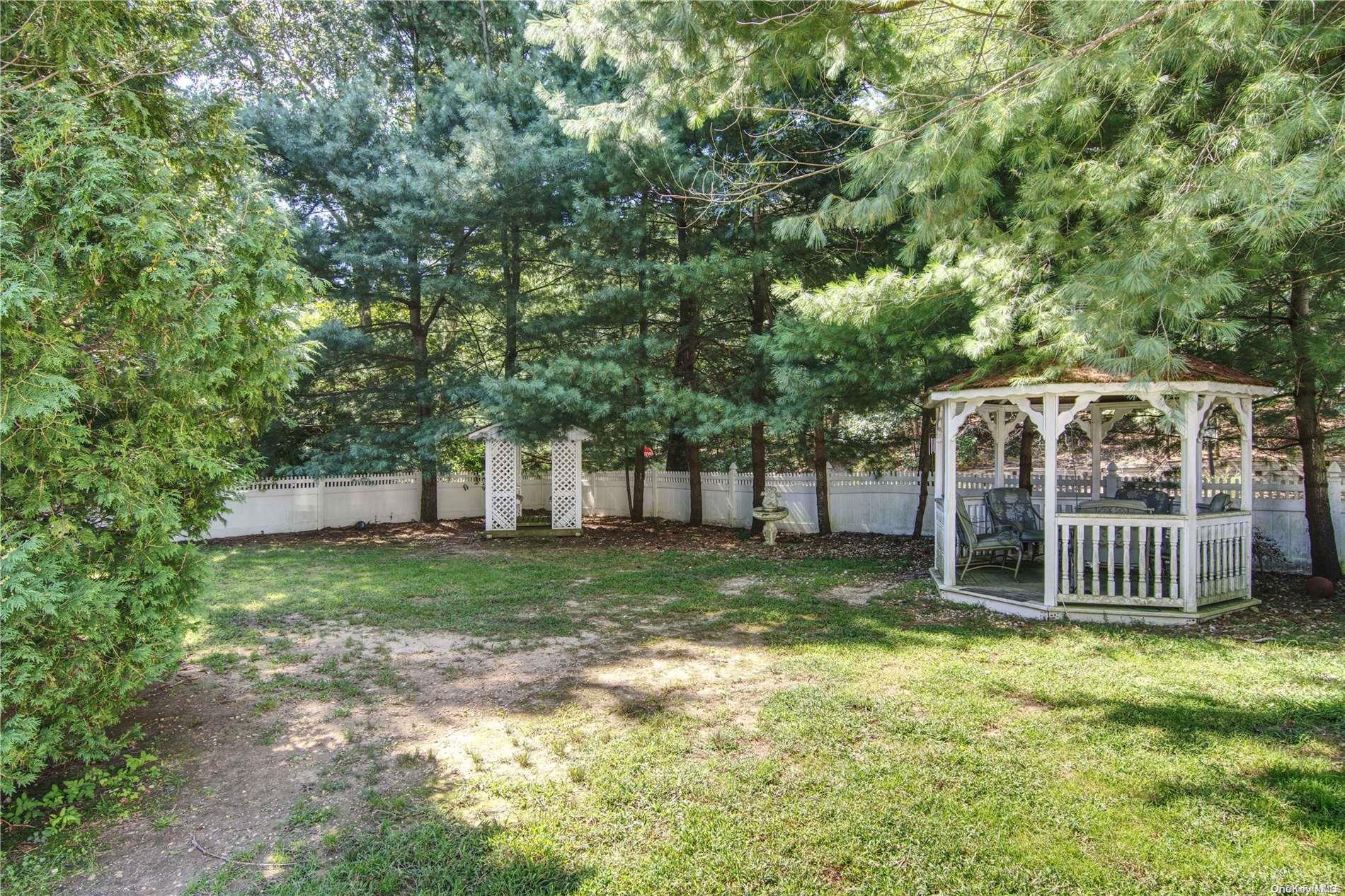 Smithtown, New York, 11787, United States, 4 Bedrooms Bedrooms, ,3 BathroomsBathrooms,Residential,For Sale,1728654