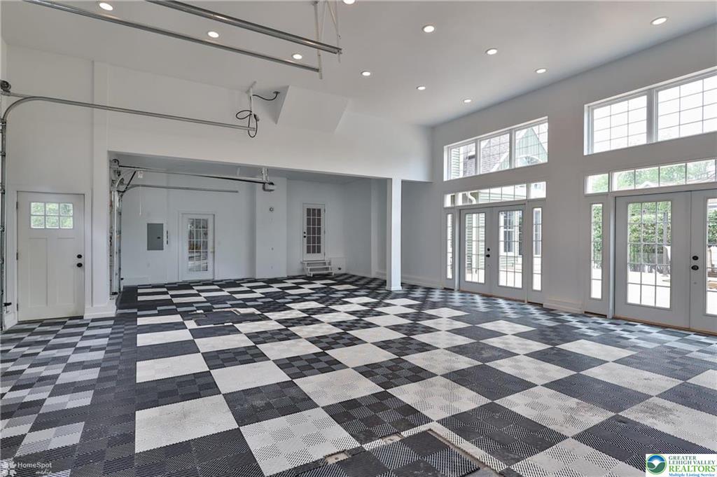 Stroudsburg, Pennsylvania, 18360-6926, United States, 7 Bedrooms Bedrooms, ,4 BathroomsBathrooms,Residential,For Sale,1904497