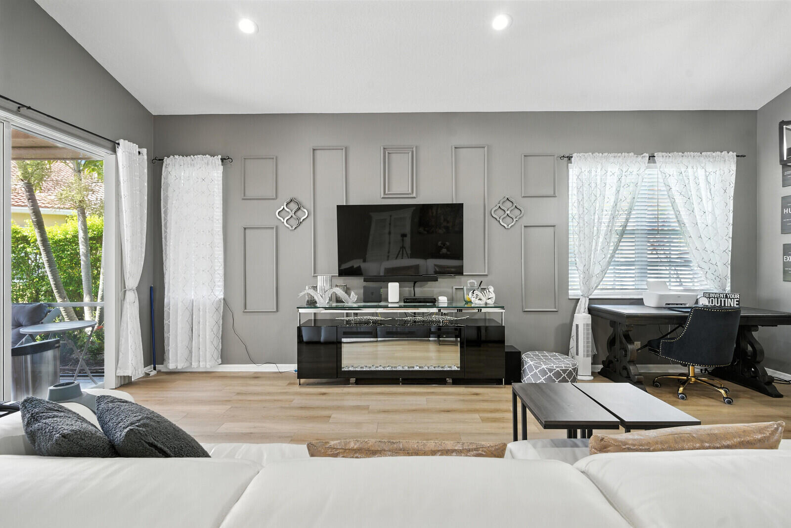 West Palm Beach, Florida, 33411, United States, 2 Bedrooms Bedrooms, ,2 BathroomsBathrooms,Residential,For Sale,1907135