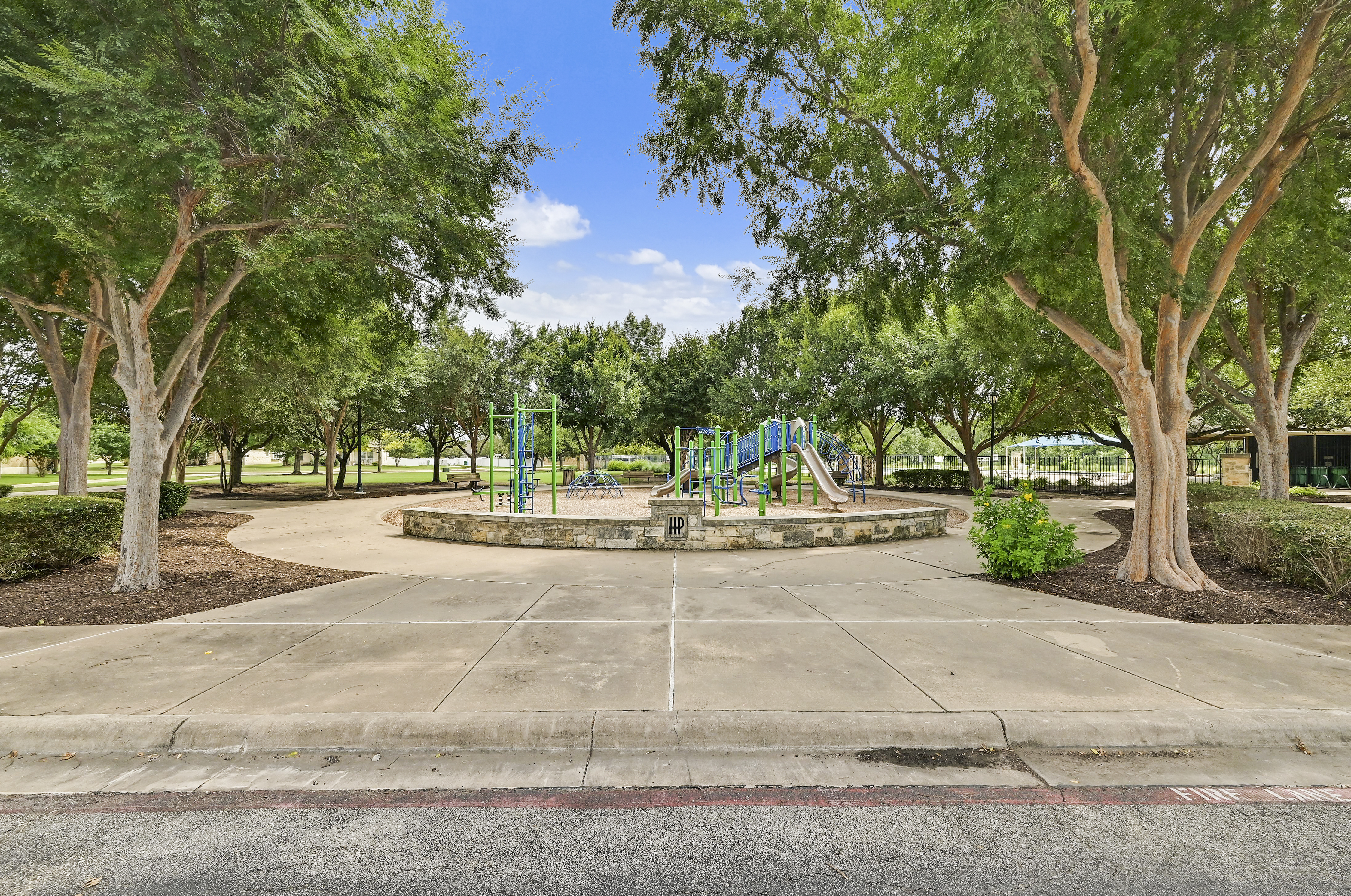  Rare 3-Car Garage + Corner Lot in Highland Park - 物件實景