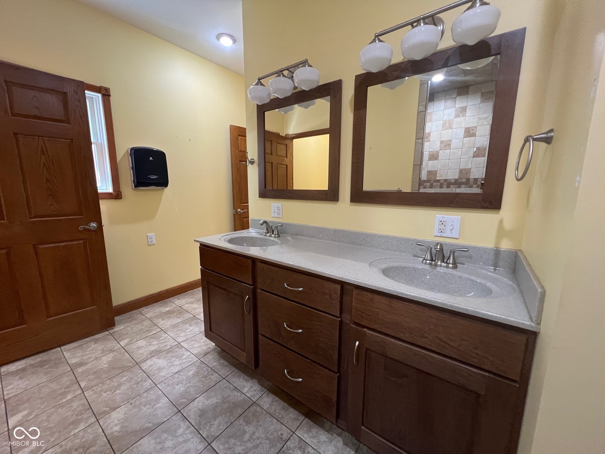 Farmersburg, Indiana, 47850, United States, 3 Bedrooms Bedrooms, ,2 BathroomsBathrooms,Residential,For Sale,1915515