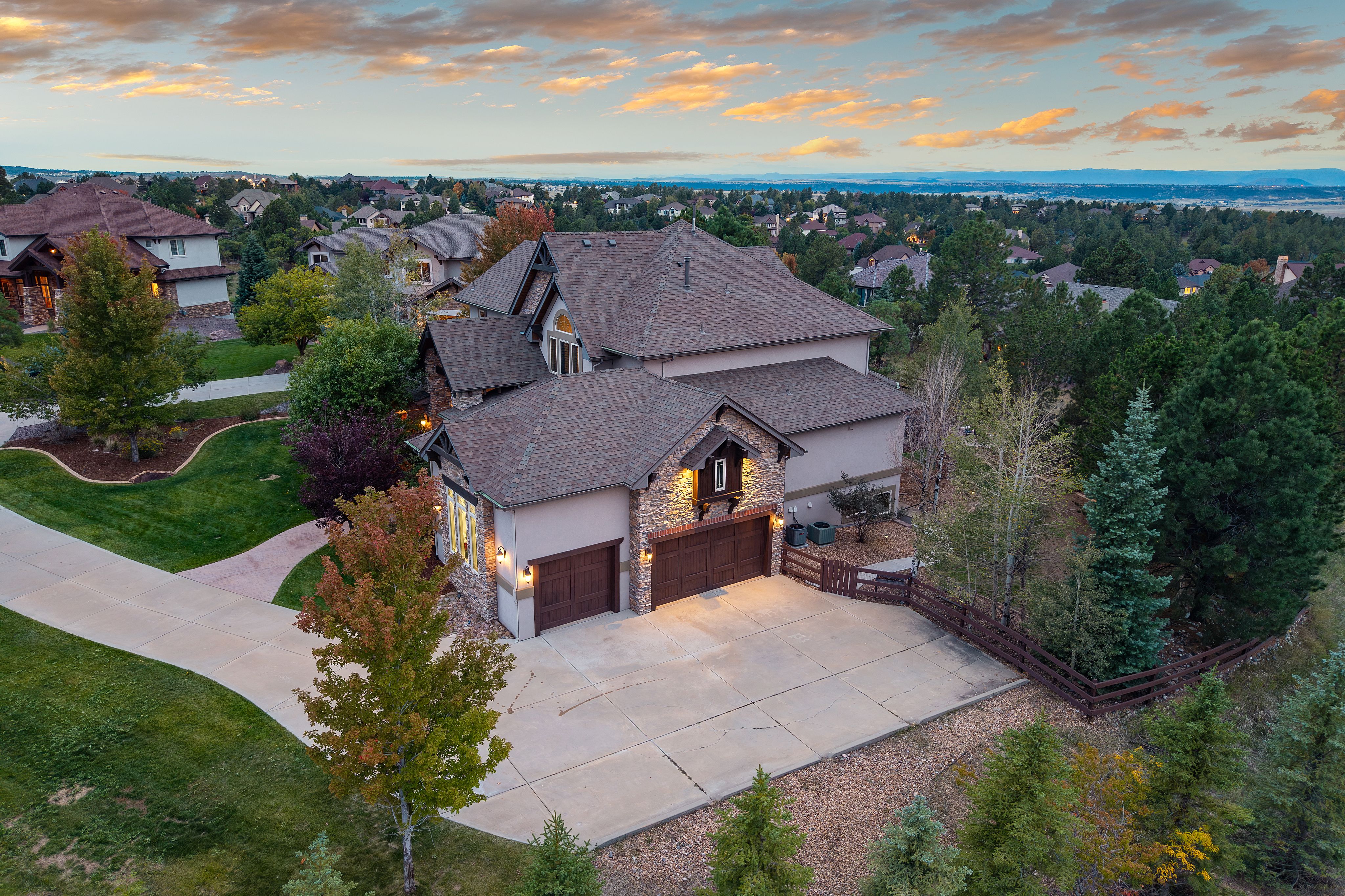  Premier Timbers Estate with Panoramic Mountain Views - 物件實景