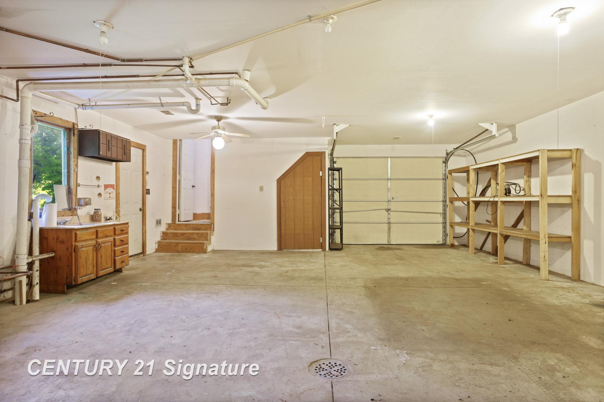 Chesaning, Michigan, 48616, United States, 4 Bedrooms Bedrooms, ,3 BathroomsBathrooms,Residential,For Sale,1980512