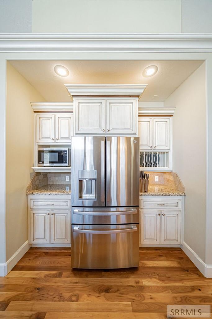 IDAHO FALLS, Idaho, 83404, United States, 4 Bedrooms Bedrooms, ,3 BathroomsBathrooms,Residential,For Sale,1873456