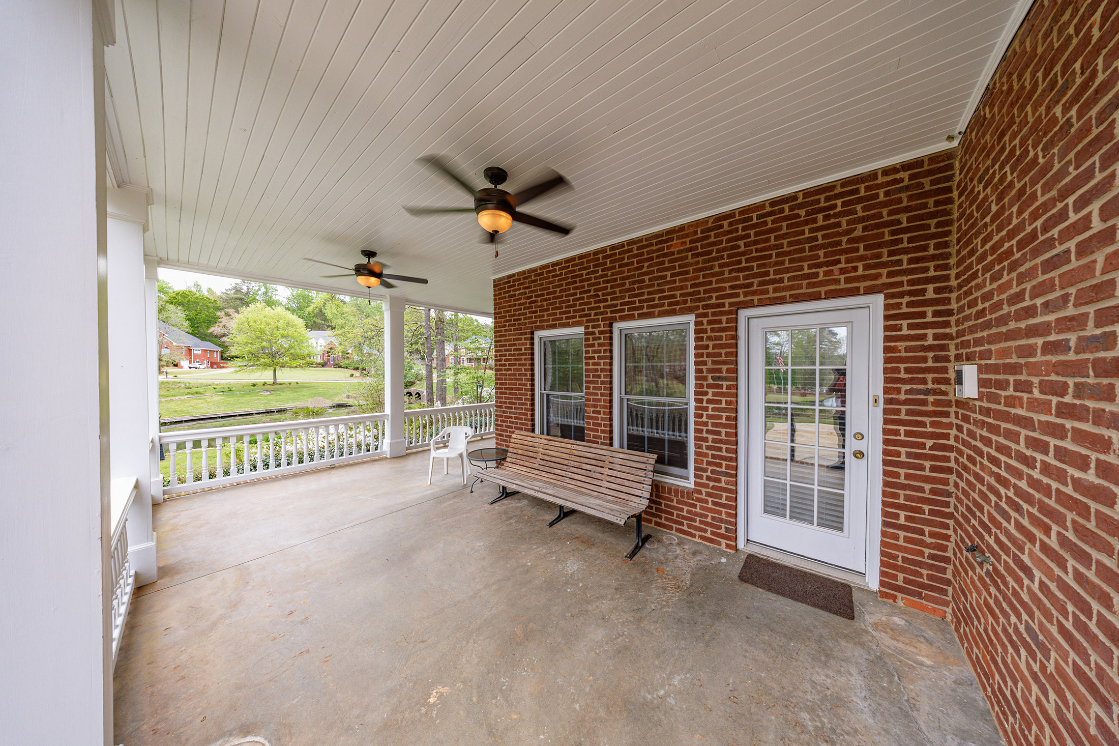  A Rare Opportunity to Own a Developer-Designed Lakefront Estate - 物件實景