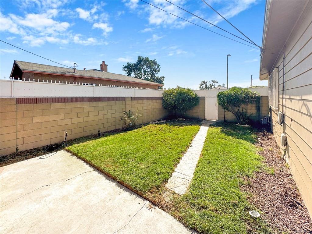 Los Angeles, California, 90002, United States, 3 Bedrooms Bedrooms, ,1 BathroomBathrooms,Residential,For Sale,2008604