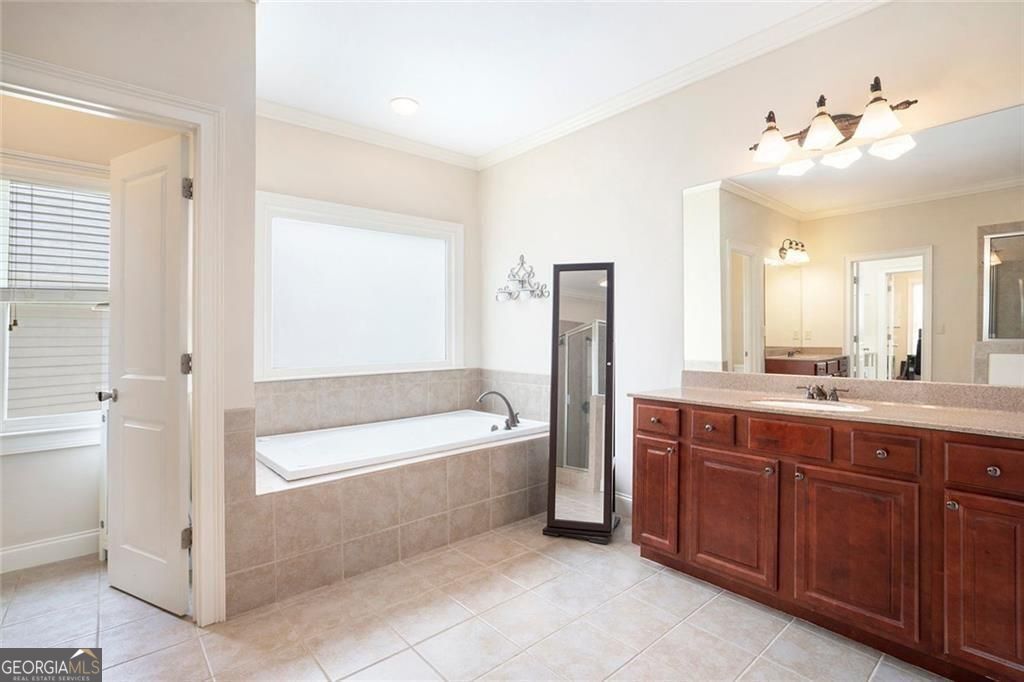 Smyrna, Georgia, 30082, United States, 4 Bedrooms Bedrooms, ,3 BathroomsBathrooms,Residential,For Sale,1899932