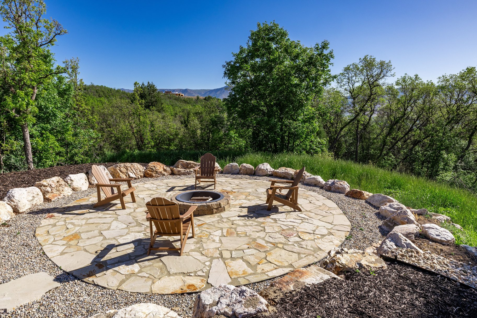  Welcome to a Private Mountain Luxury Retreat on Iconic Old Snowbasin Road - 物件實景