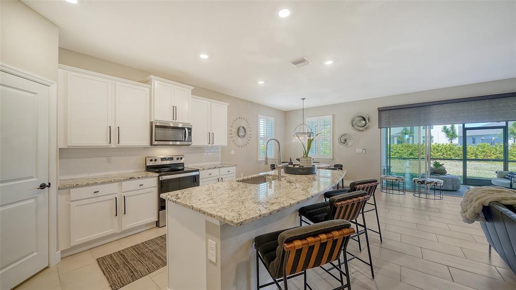 Bradenton, Florida, 34211, United States, 4 Bedrooms Bedrooms, ,3 BathroomsBathrooms,Residential,For Sale,1736682
