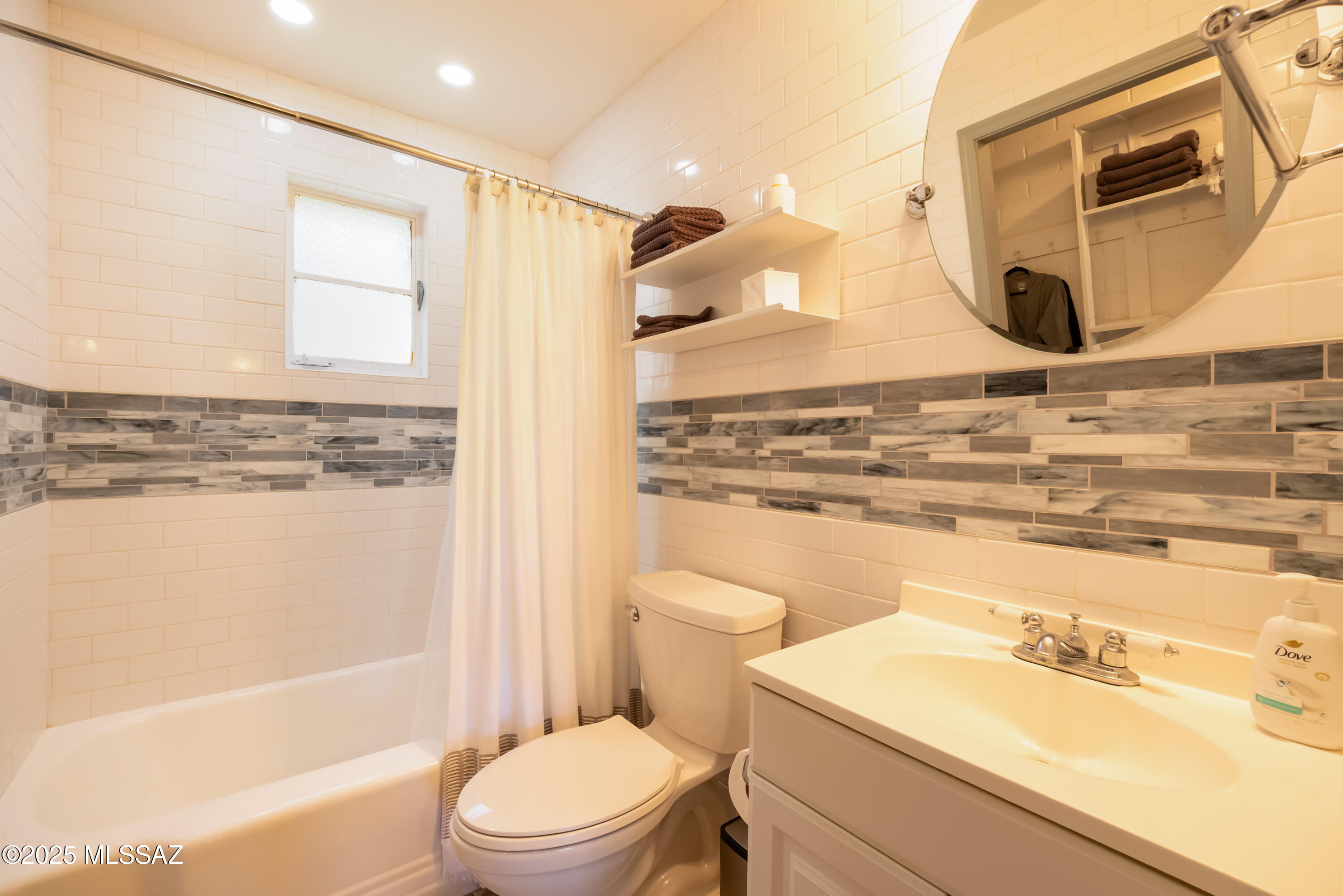 Tucson, Arizona, 85719, United States, 4 Bedrooms Bedrooms, ,3 BathroomsBathrooms,Residential,For Sale,1826834