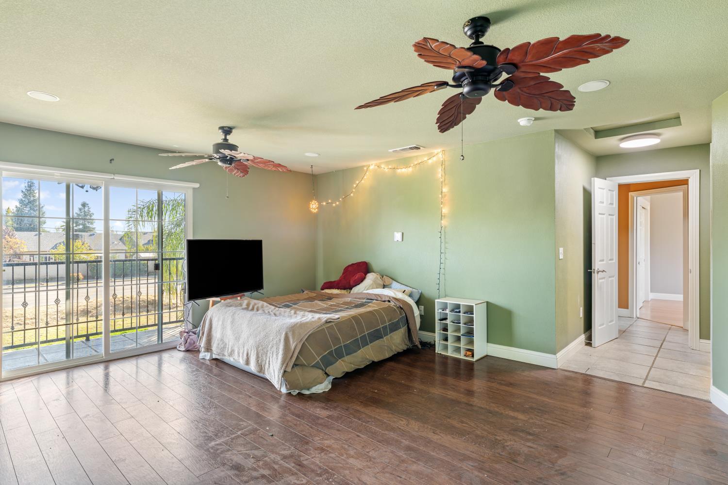 Madera, California, 93637, United States, 4 Bedrooms Bedrooms, ,3 BathroomsBathrooms,Residential,For Sale,1981188