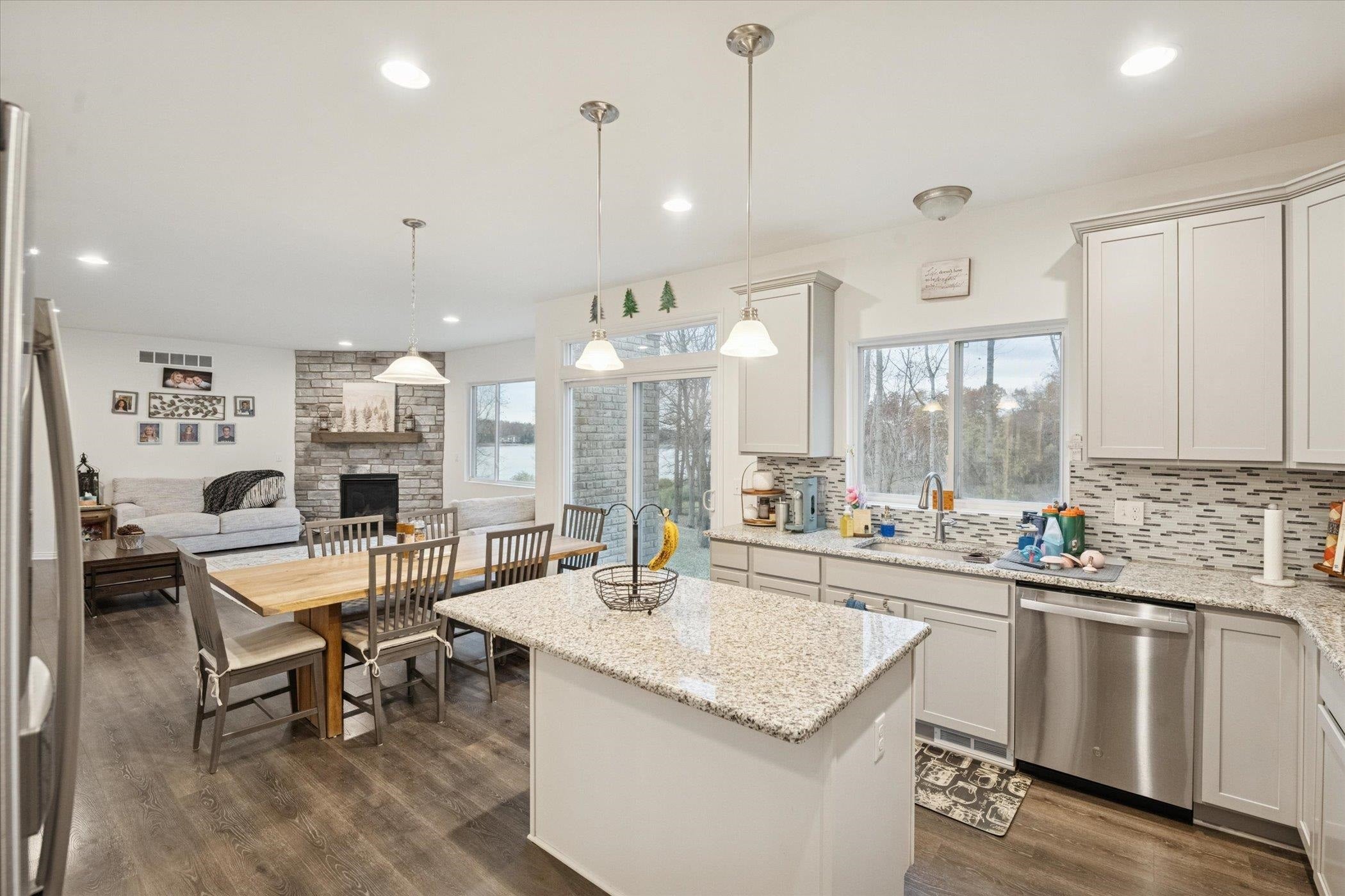 Ortonville, Michigan, 48462, United States, 5 Bedrooms Bedrooms, ,3 BathroomsBathrooms,Residential,For Sale,2008578